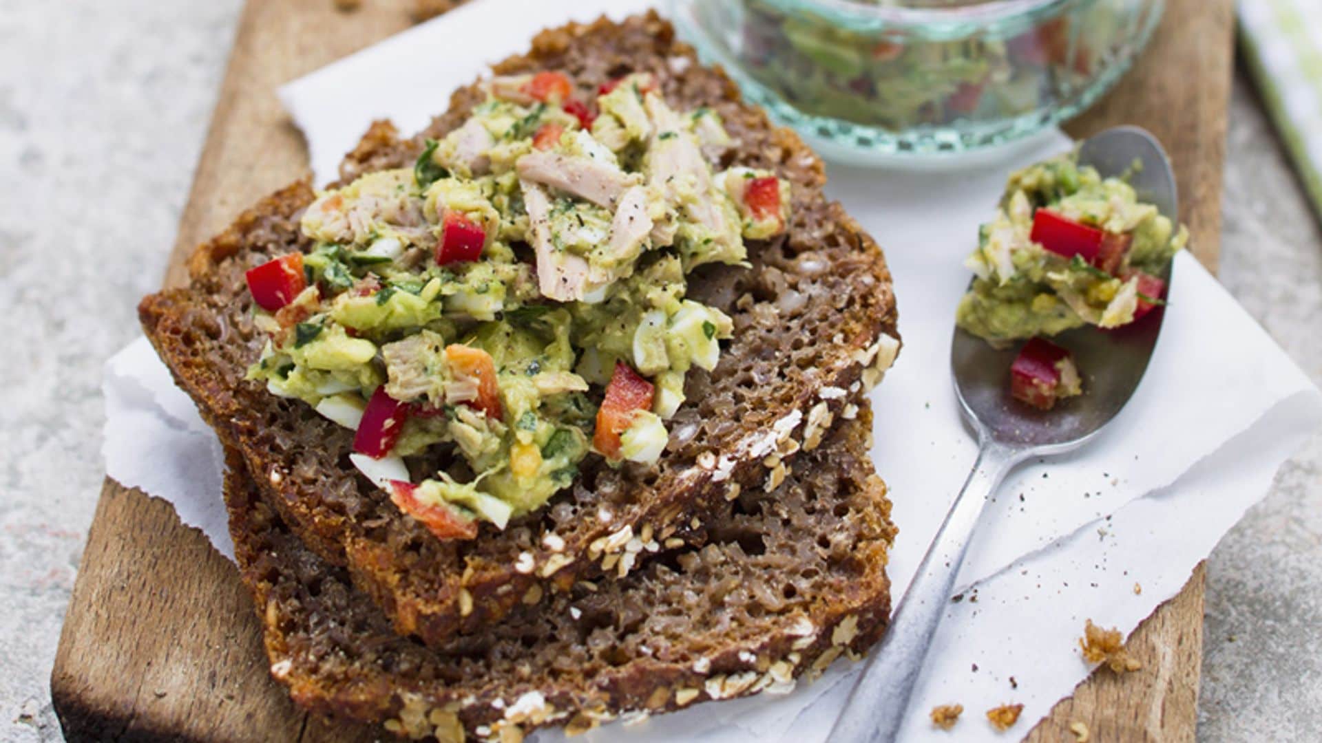 Tosta de caballa y aguacate