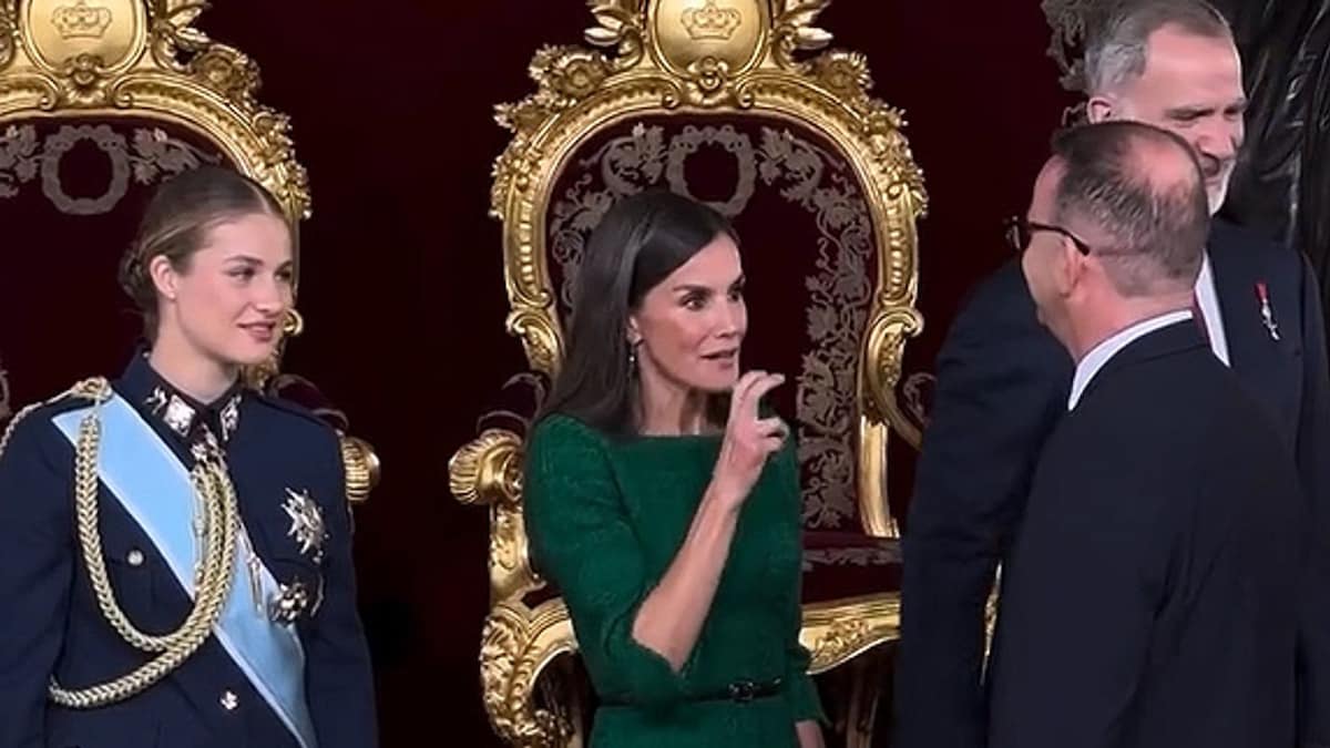 Descubrimos qué dijo la reina Letizia en lengua de signos en la recepción del Día de la Fiesta Nacional