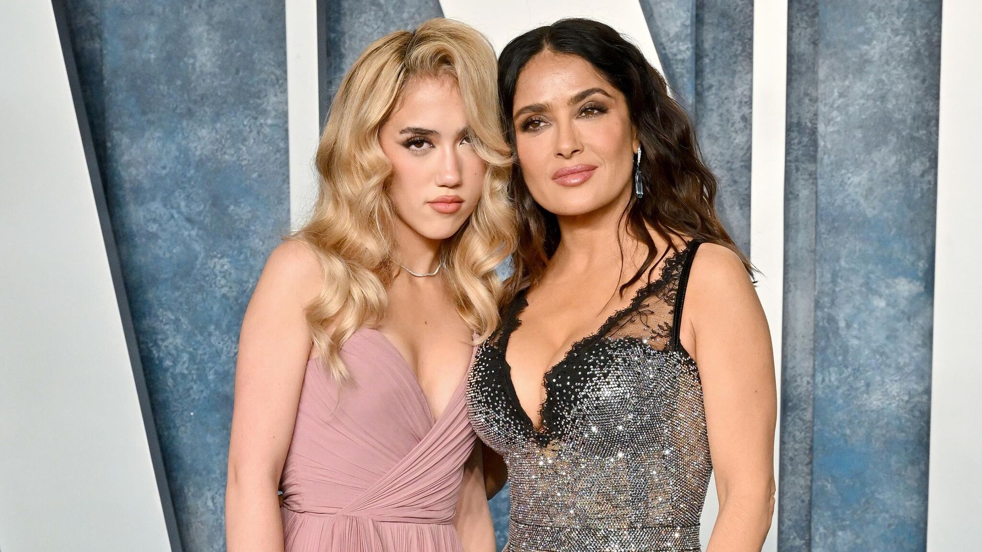 Valentina Paloma, hija de Salma Hayek, responde con clase y elegancia las críticas a su imagen