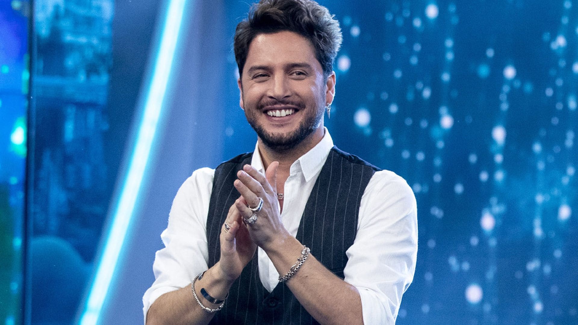 Manuel Carrasco podría ser el doble de este conocido actor, ¿tú qué crees?