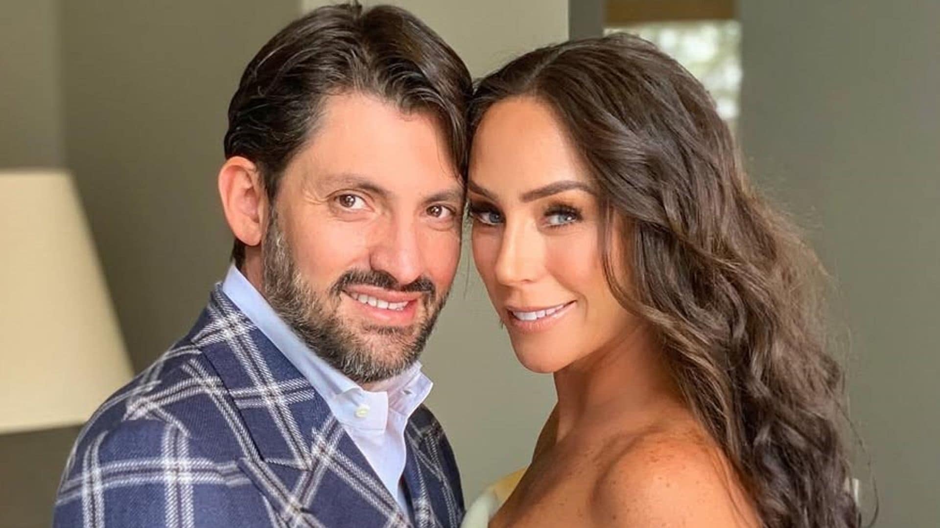 Víctor Manuel Álvarez Puga y su esposa, la conductora Inés Gómez Mont.