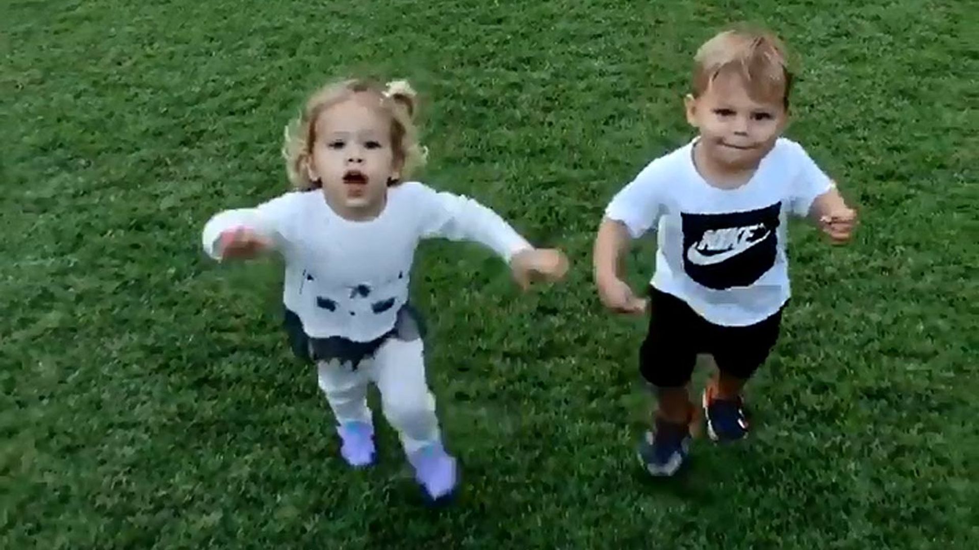 El vídeo de los hijos de Enrique Iglesias que ha derretido a sus tías Ana y Tamara