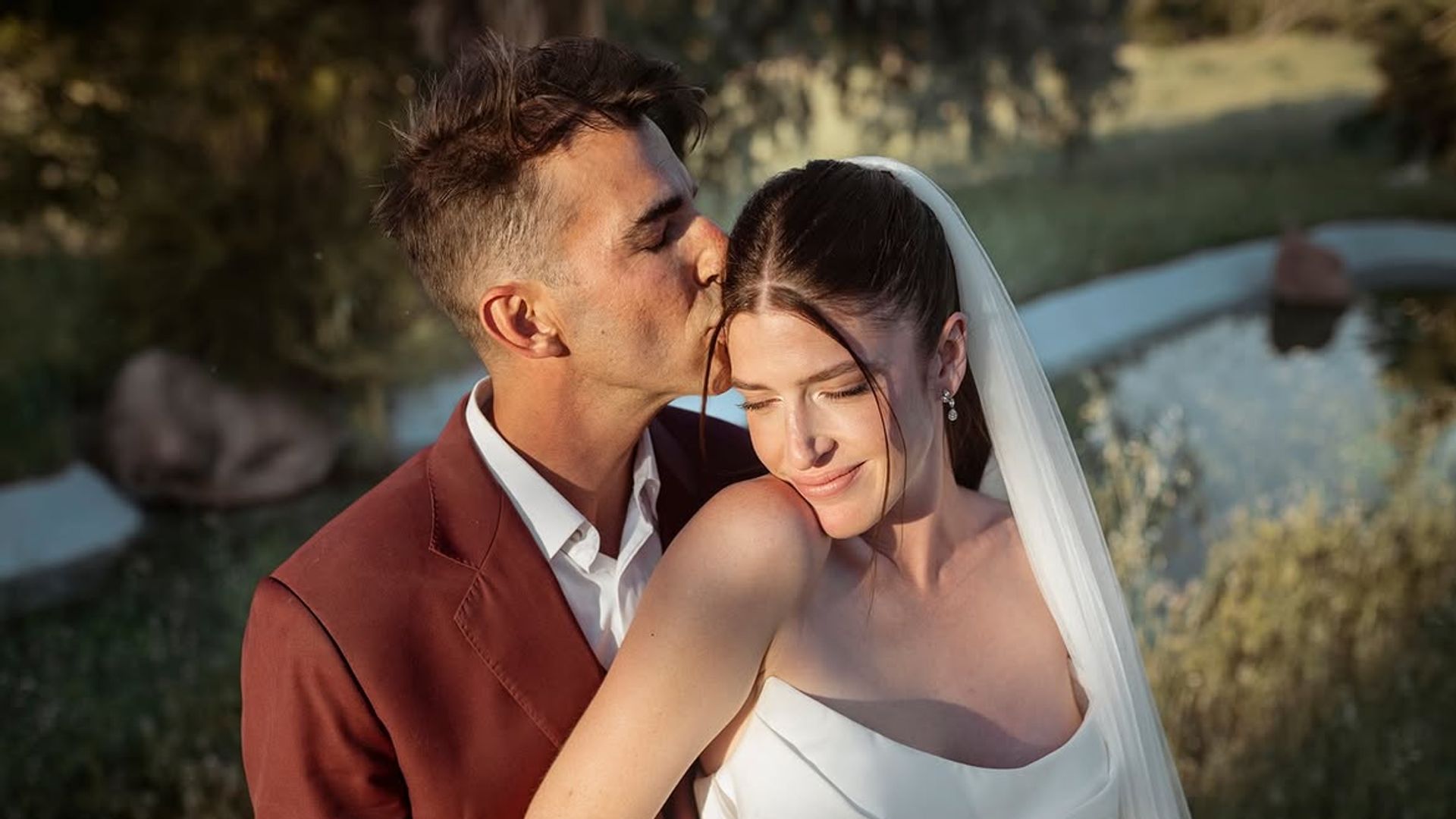 Israel Rodríguez y Teresa Bredenberg pronuncian el 'sí, quiero'