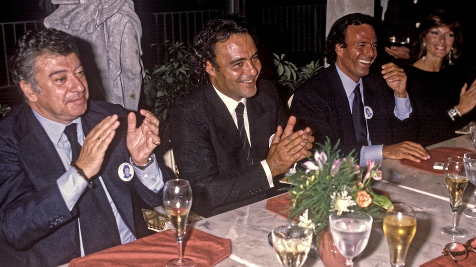 Quiénes son los hermanos de Julio Iglesias: del popular Carlos a los  discretos Jaime y Ruth