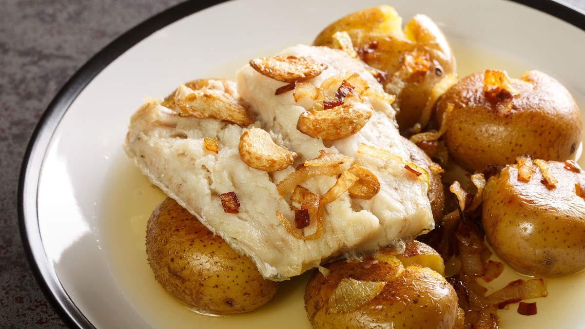 Bacalao con patatas cocinadas ‘a puñetazos’: el curioso plato portugués que brilla por su sabor y sencillez
