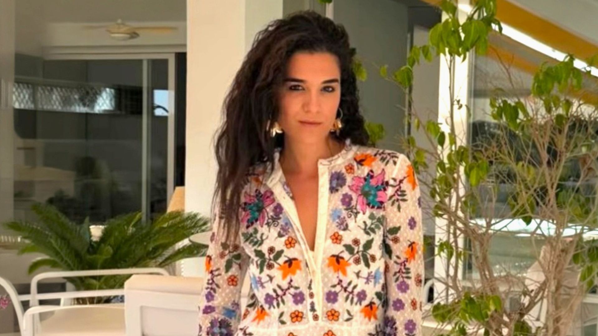 Bárbara Mirján hace un guiño a Eugenia Martínez de Irujo con uno de sus vestidos bohemios favoritos
