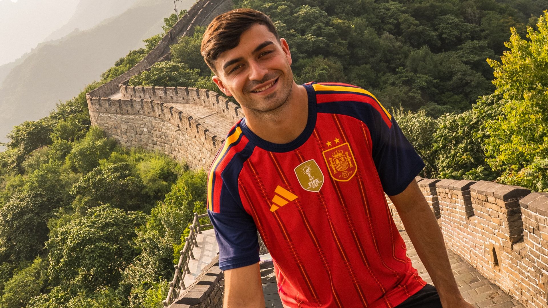 Pedri, en China