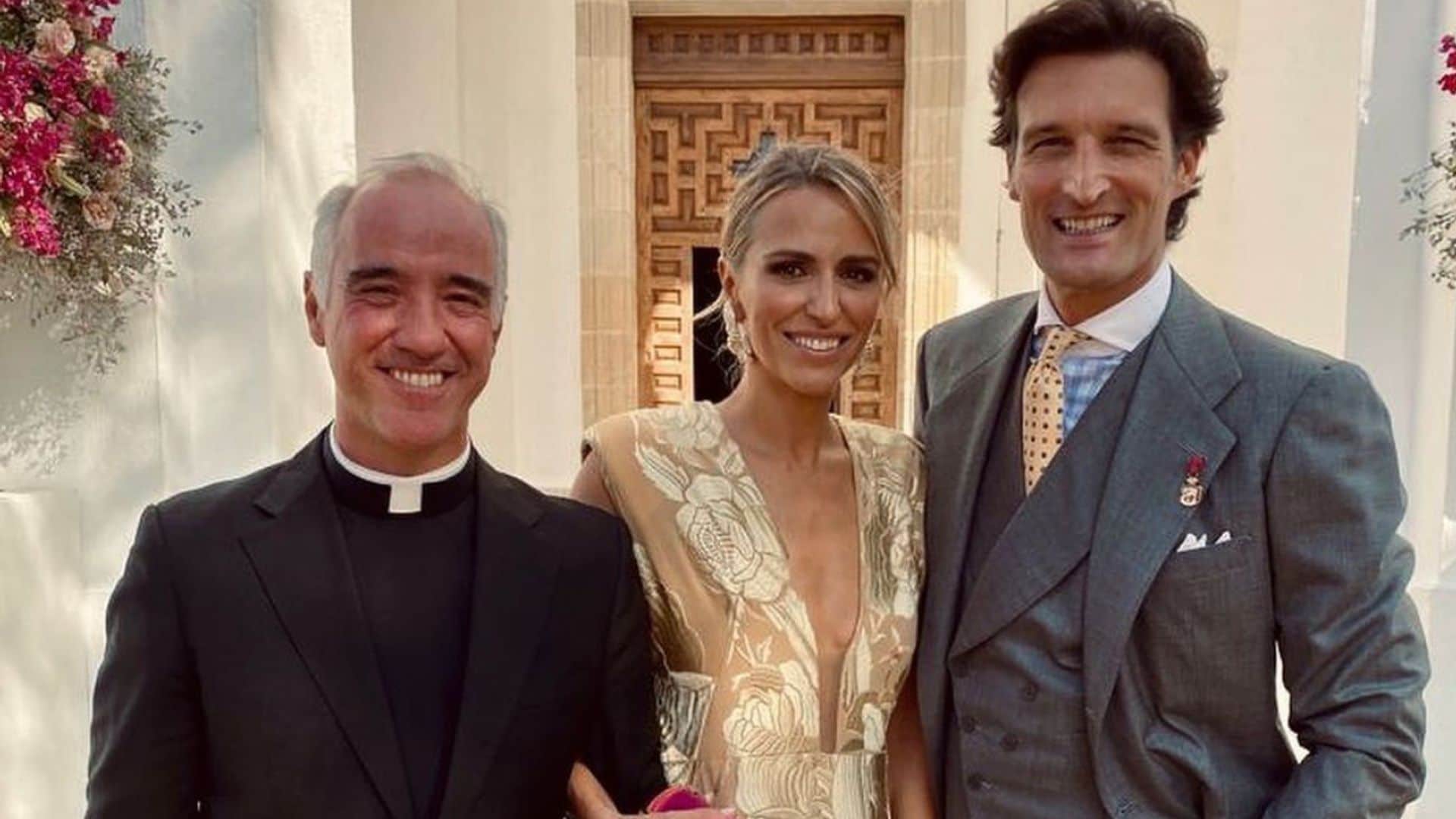 Las fotografías inéditas de Rafael Medina, junto a Laura Vecino, en la boda de su sobrina, la duquesa de Medinaceli