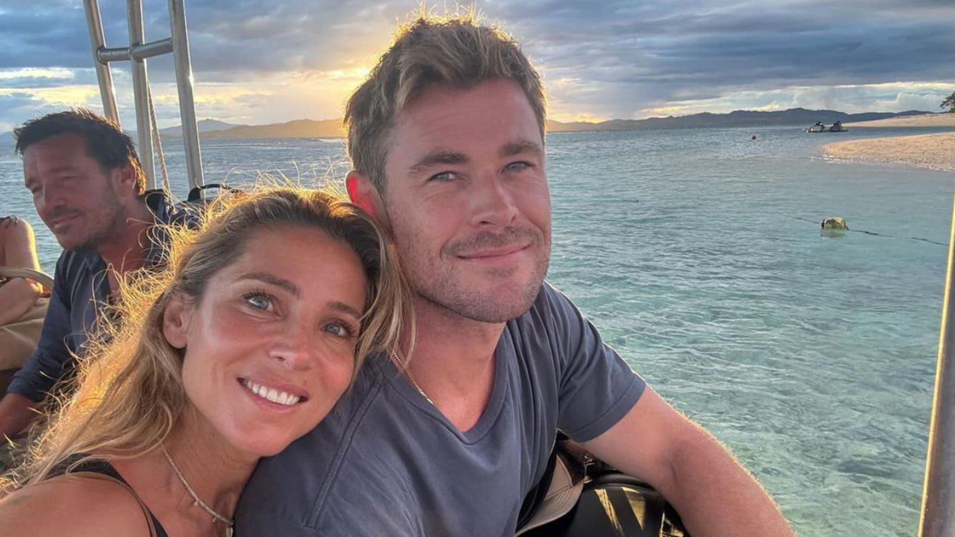 Elsa Pataky y Chris Hemsworth celebran su 13 aniversario de boda más enamorados que nunca y volcados en sus hijos
