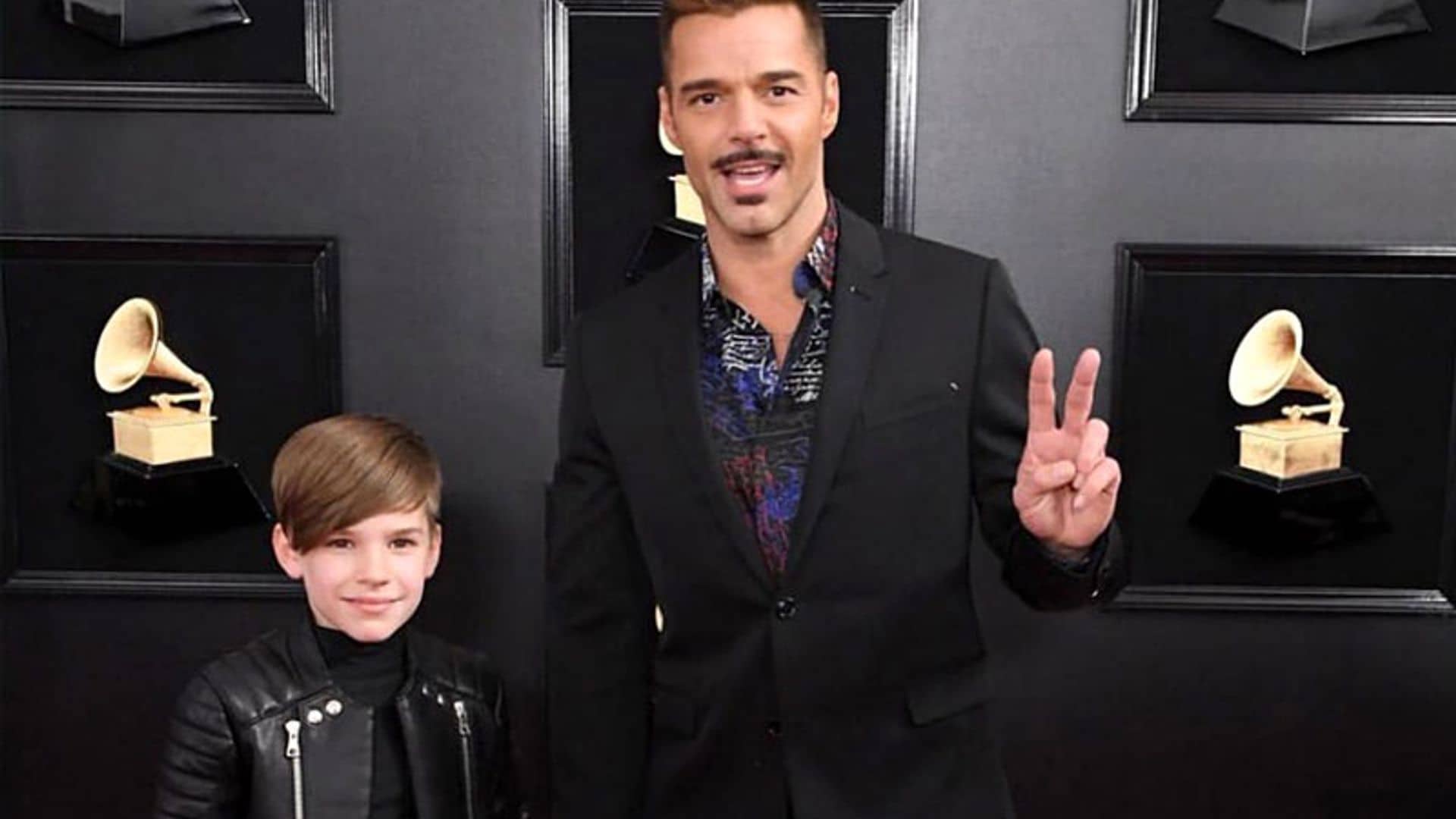 Matteo, el hijo de Ricky Martin, eclipsa a su padre en la alfombra roja de los Grammy