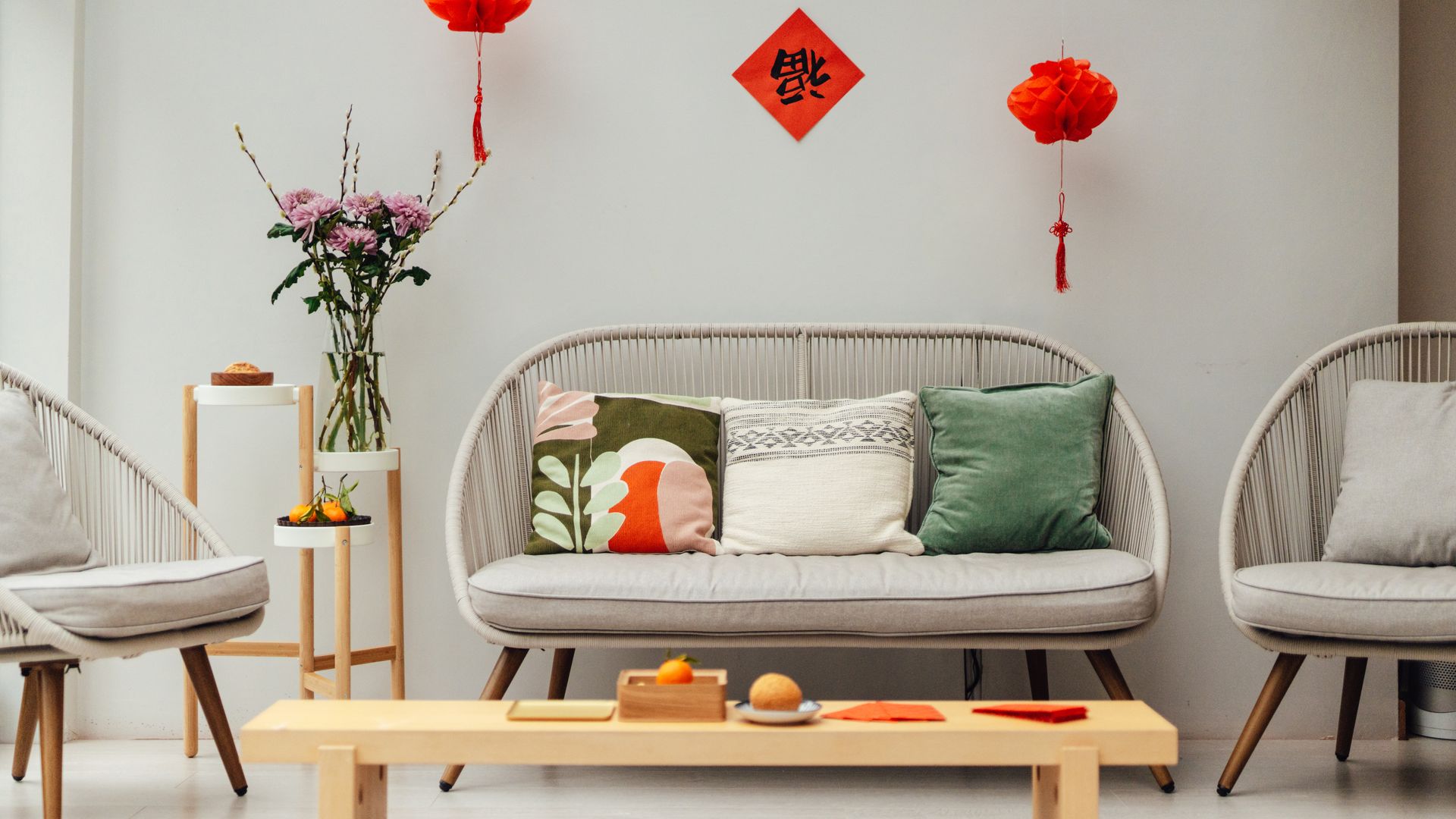 Integrar pequeños guiños de madera es ideal para darle un aspecto orgánico.