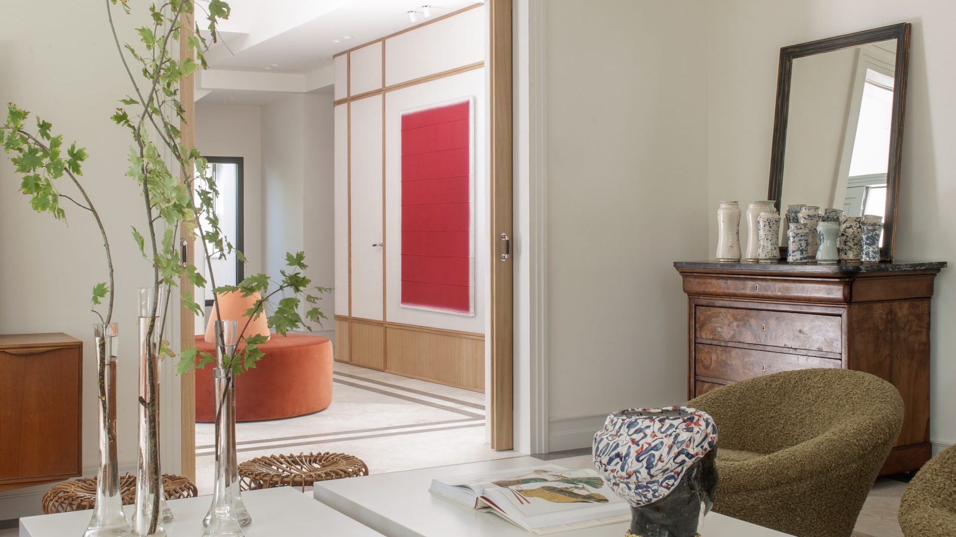 Salón con notas de color