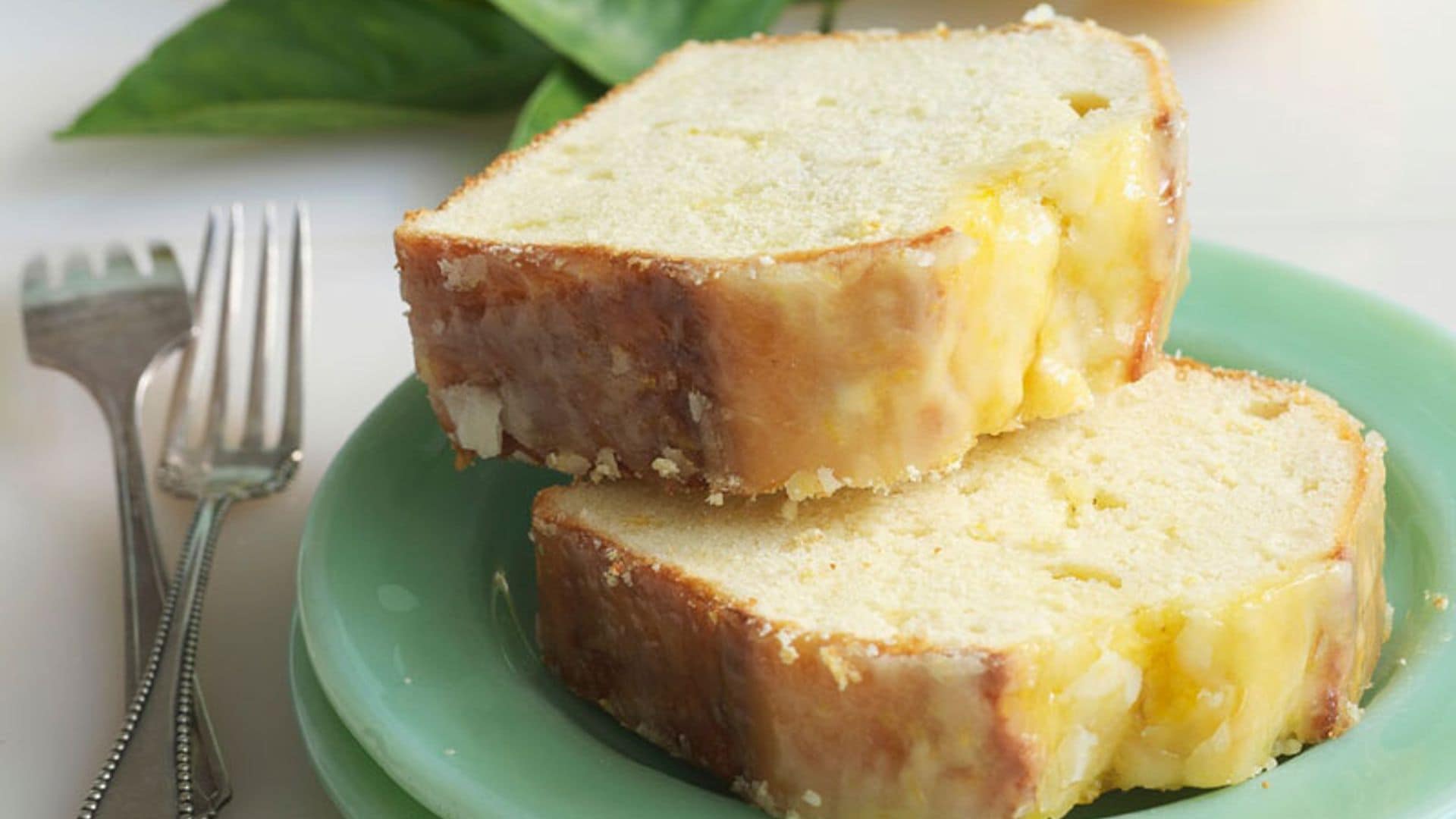 Bizcocho 'pound cake' de limón con su glaseado
