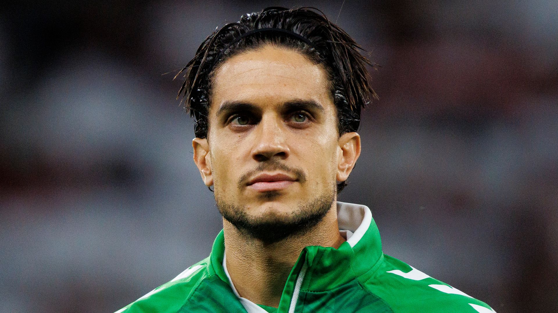 El futbolista Marc Bartra, antes de un partido de Champions League del Real Betis