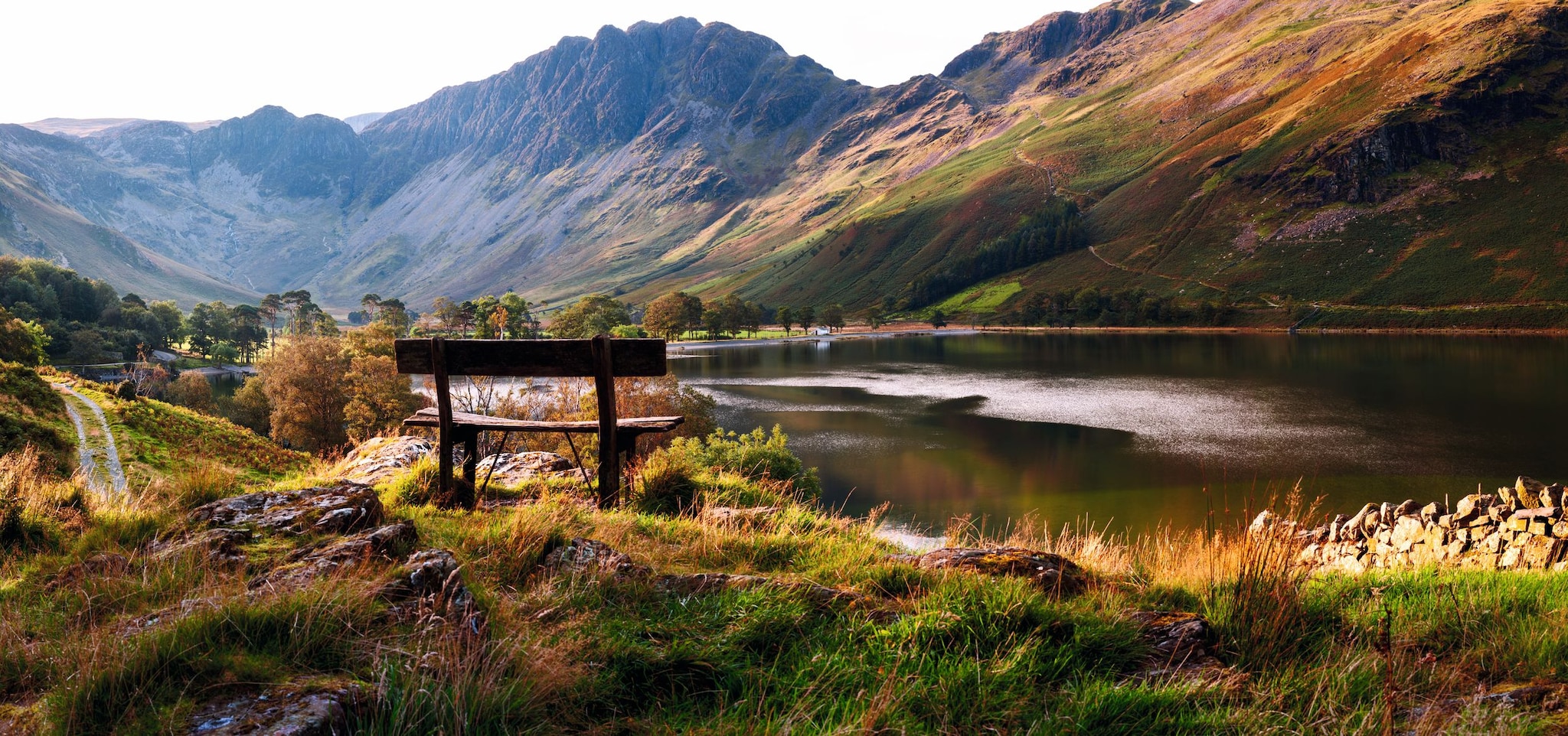 El banco del de lago Buttermere, en Reino Unido