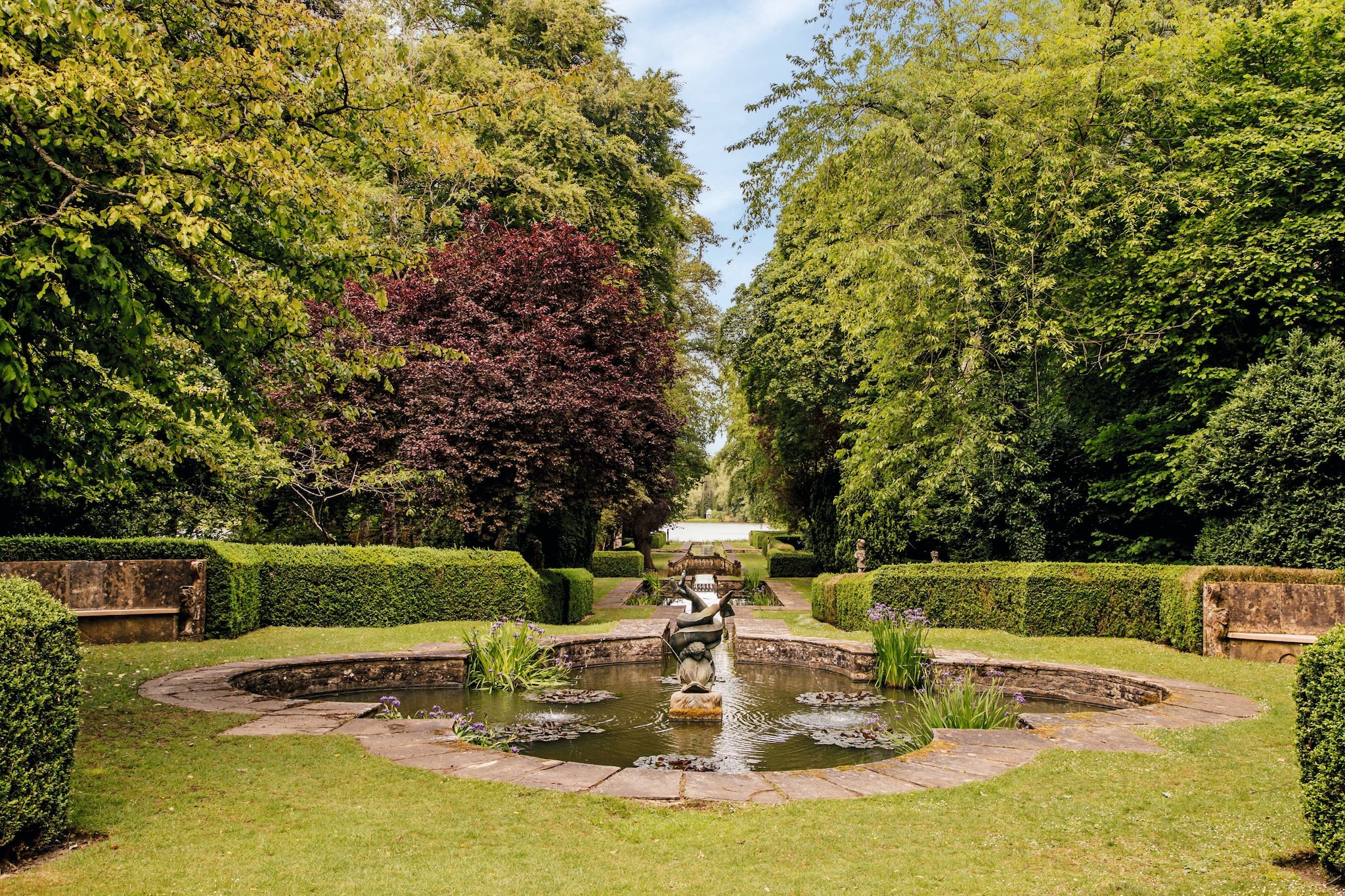 Otra perspectiva de los fabulosos jardines de "Buscot Park"