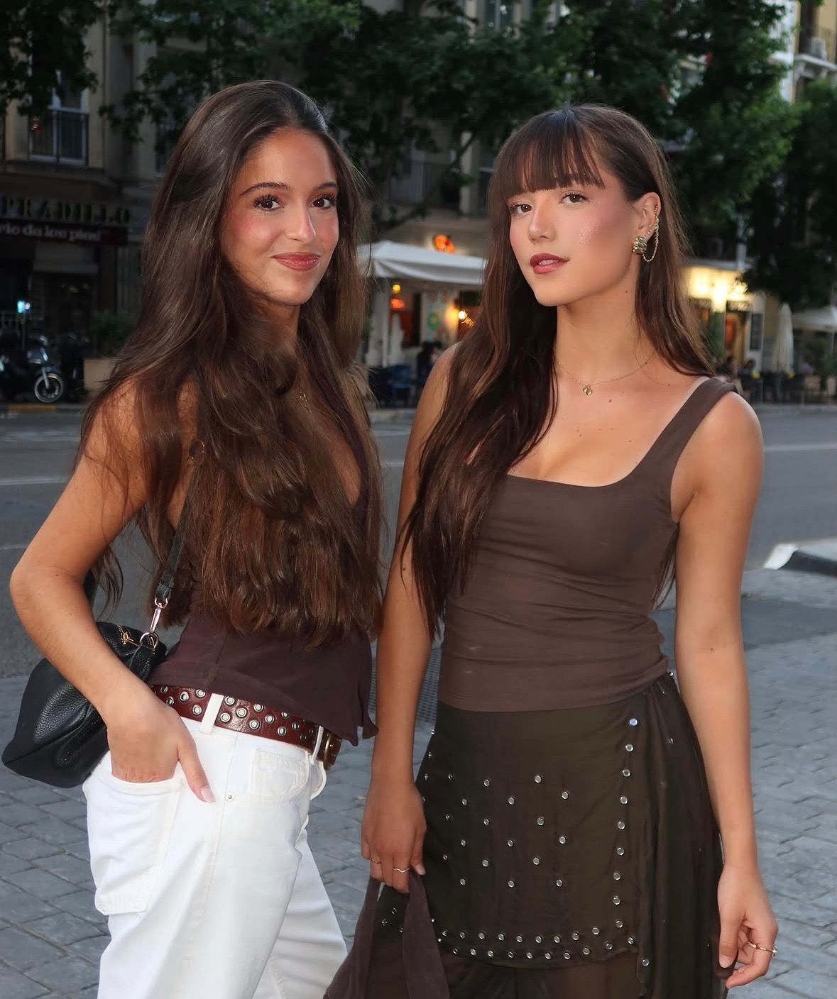 Ana posa con su gran amiga y cuñada Daniela Meroño, hija de Raquel Meroño 