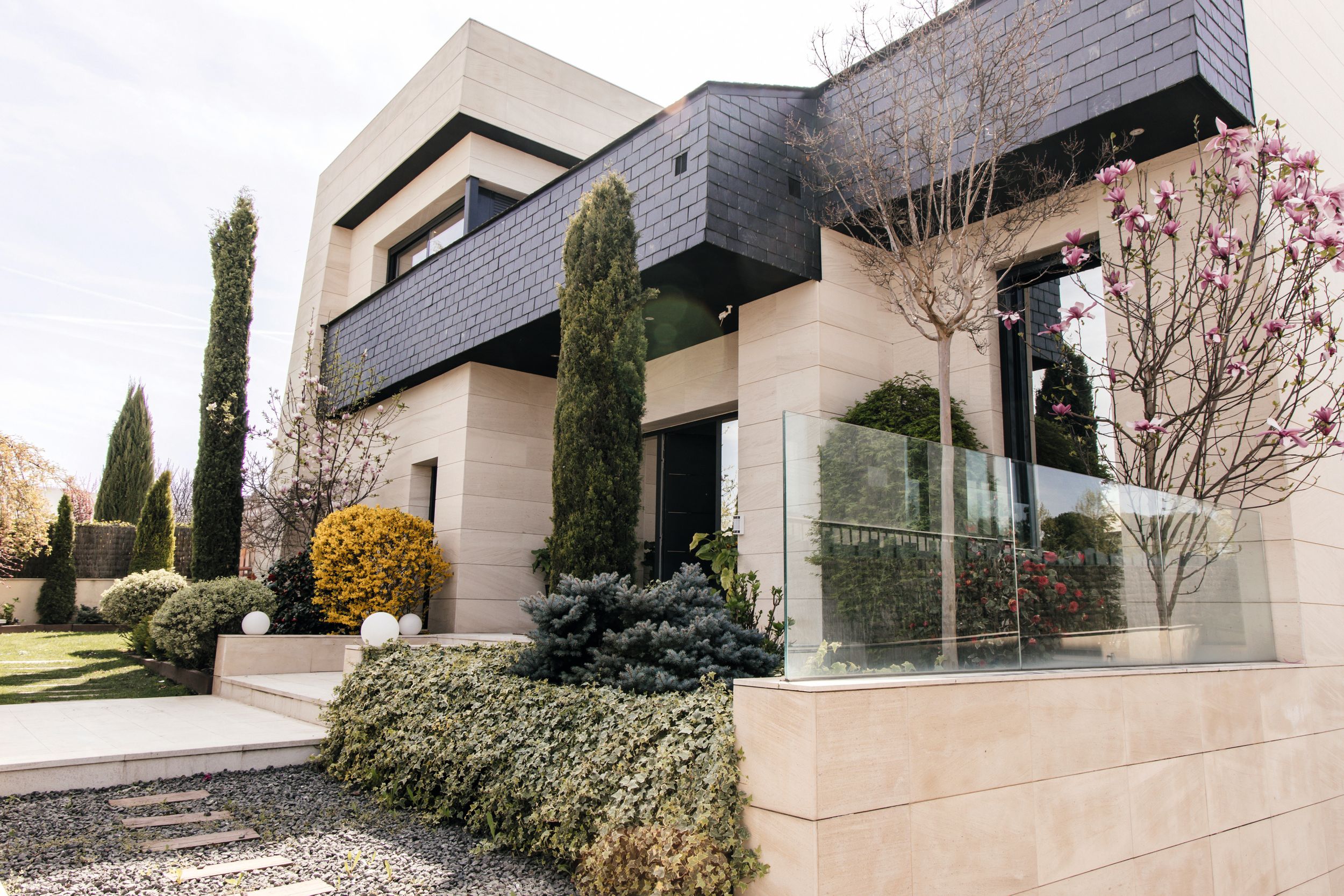 María Porto y David Bardía nos abren las puertas de su espectacular casa a las afueras de Madrid