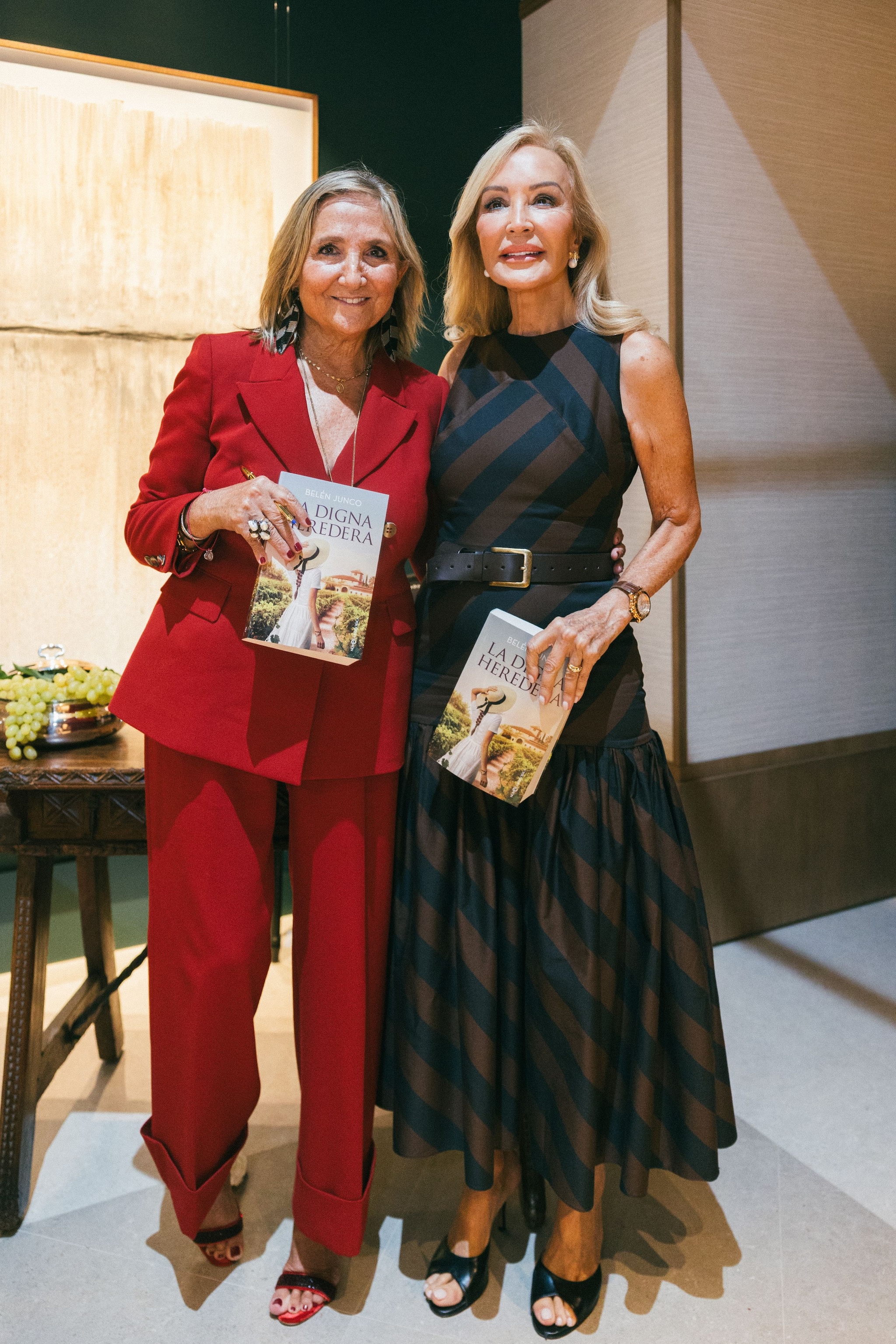 Carmen Lomana asiste a la presentación de la nueva novela de Belén Junco