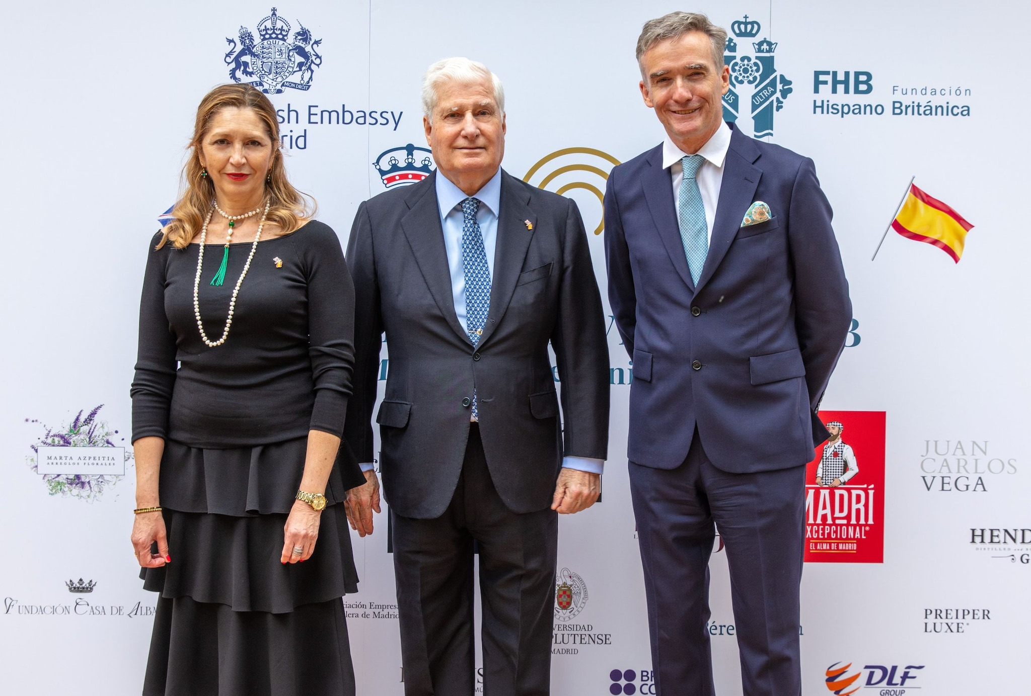 El duque de Alba con Pilar González-Baylín y el embajador del Reino Unido en España, Sir Alex Ellis