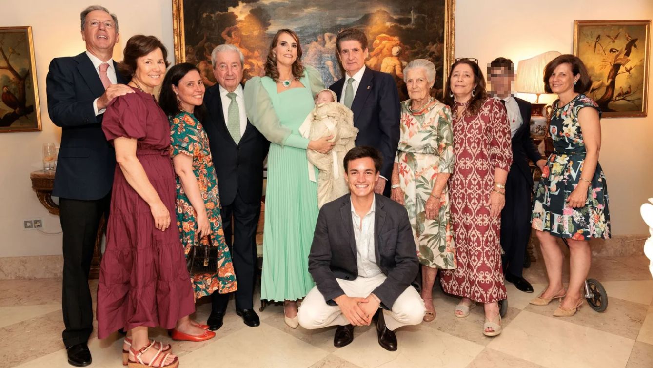 Un recuerdo de la familia del duque durante el bautizo de Juan Ramón