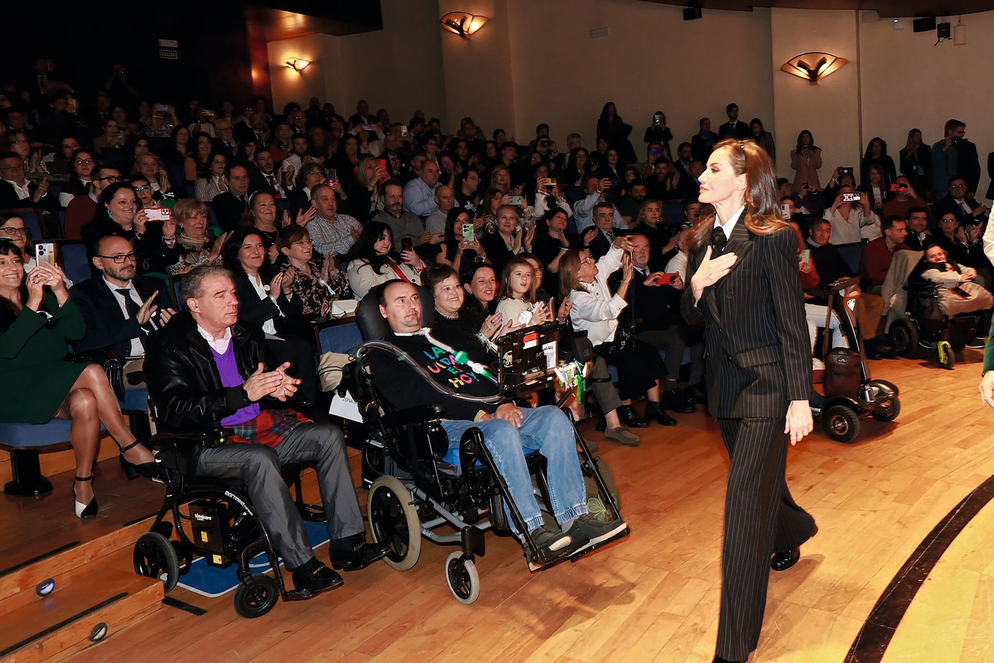Letizia dando un discurso