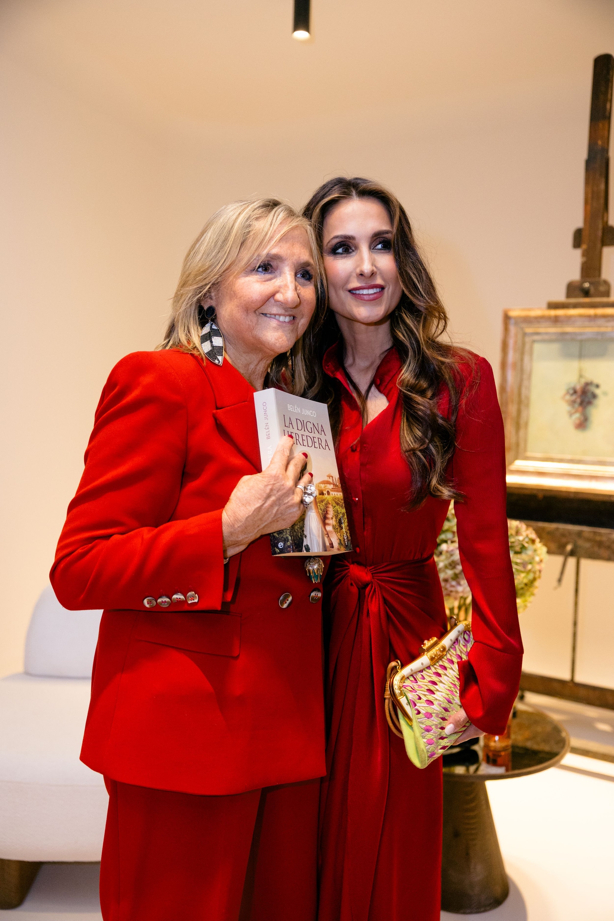 Paloma Cuevas asiste a la presentación de la nueva novela de Belén Junco
