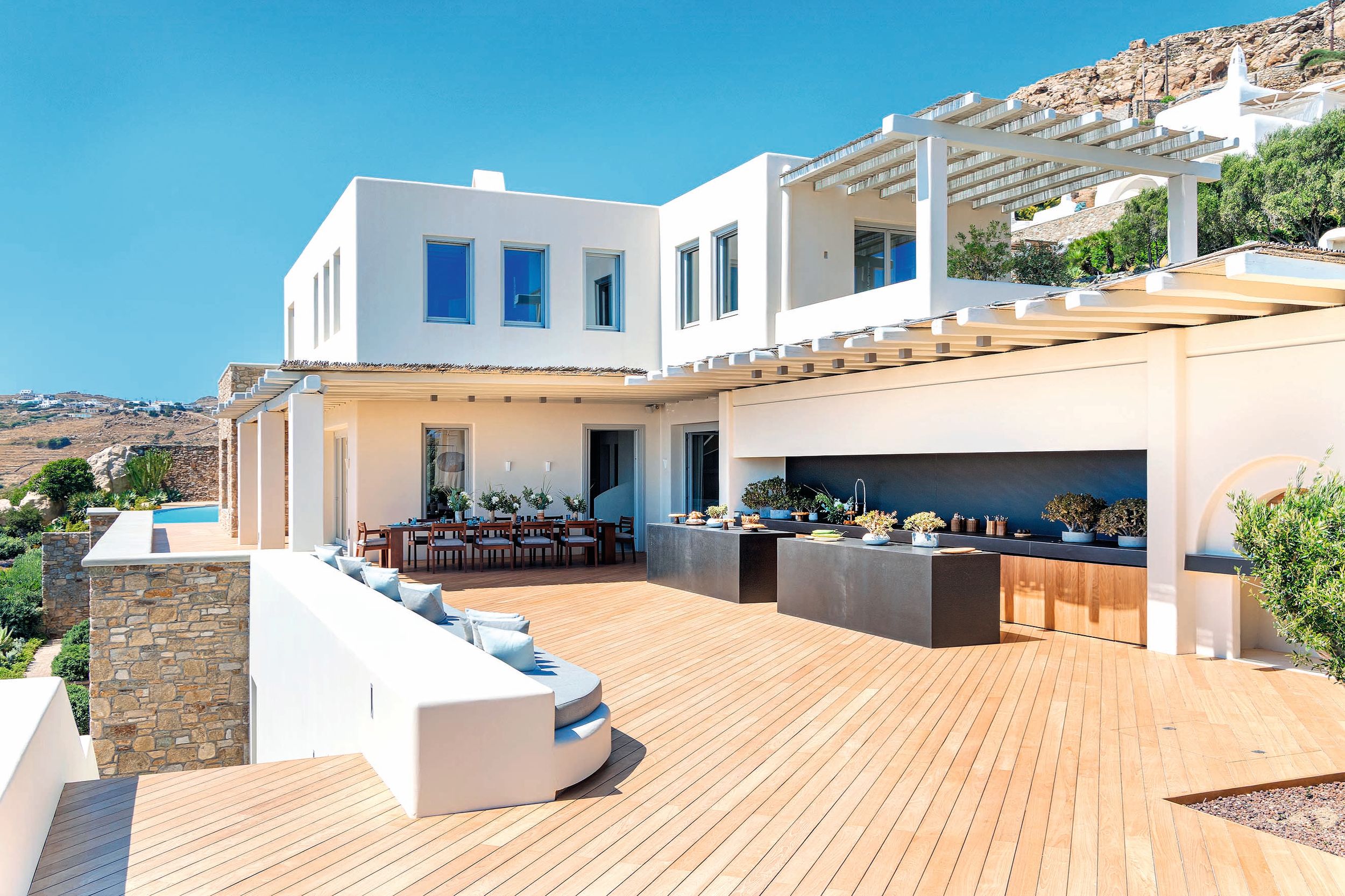 La cocina exterior y el comedor