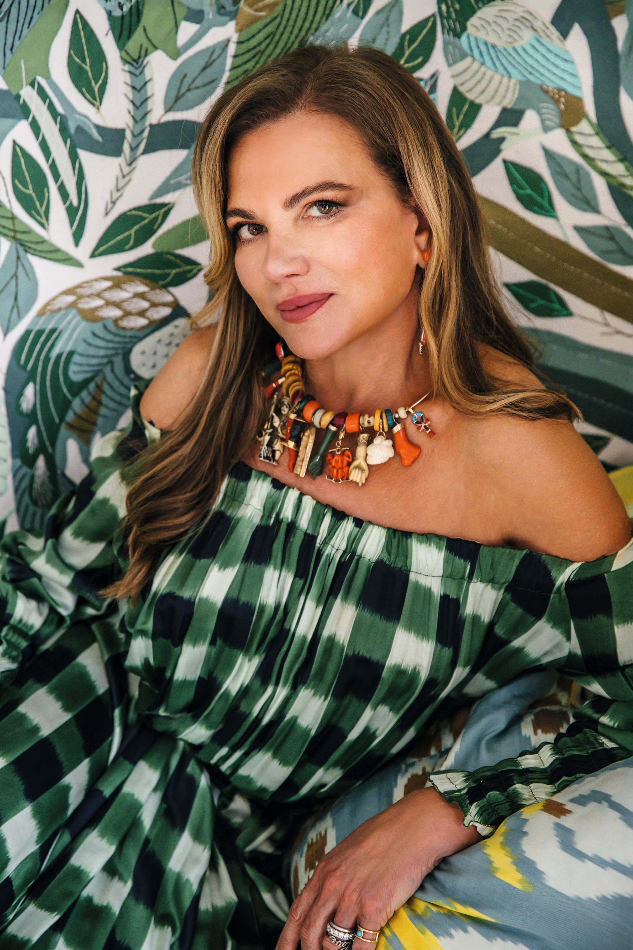 EMMA ROIG  NOS RECIBE EN SU REFUGIO DE IBIZA, UNA IMPRESIONANTE VILLA EN EL CORAZÓN DE LA ISLA