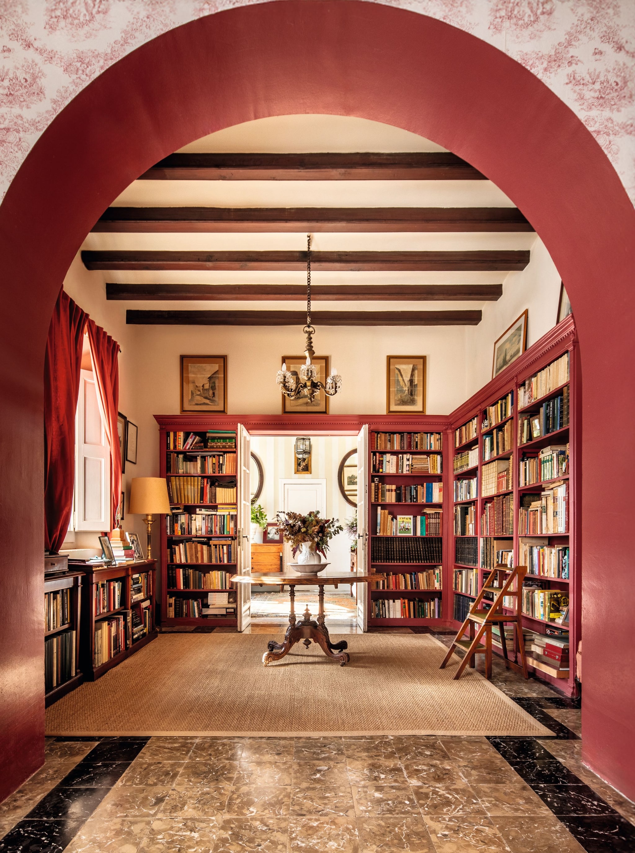 El escritor Rafa Tarradas Bultó y su madre, Lucía Sagnier nos invitan a conocer su Masía en el Penedés