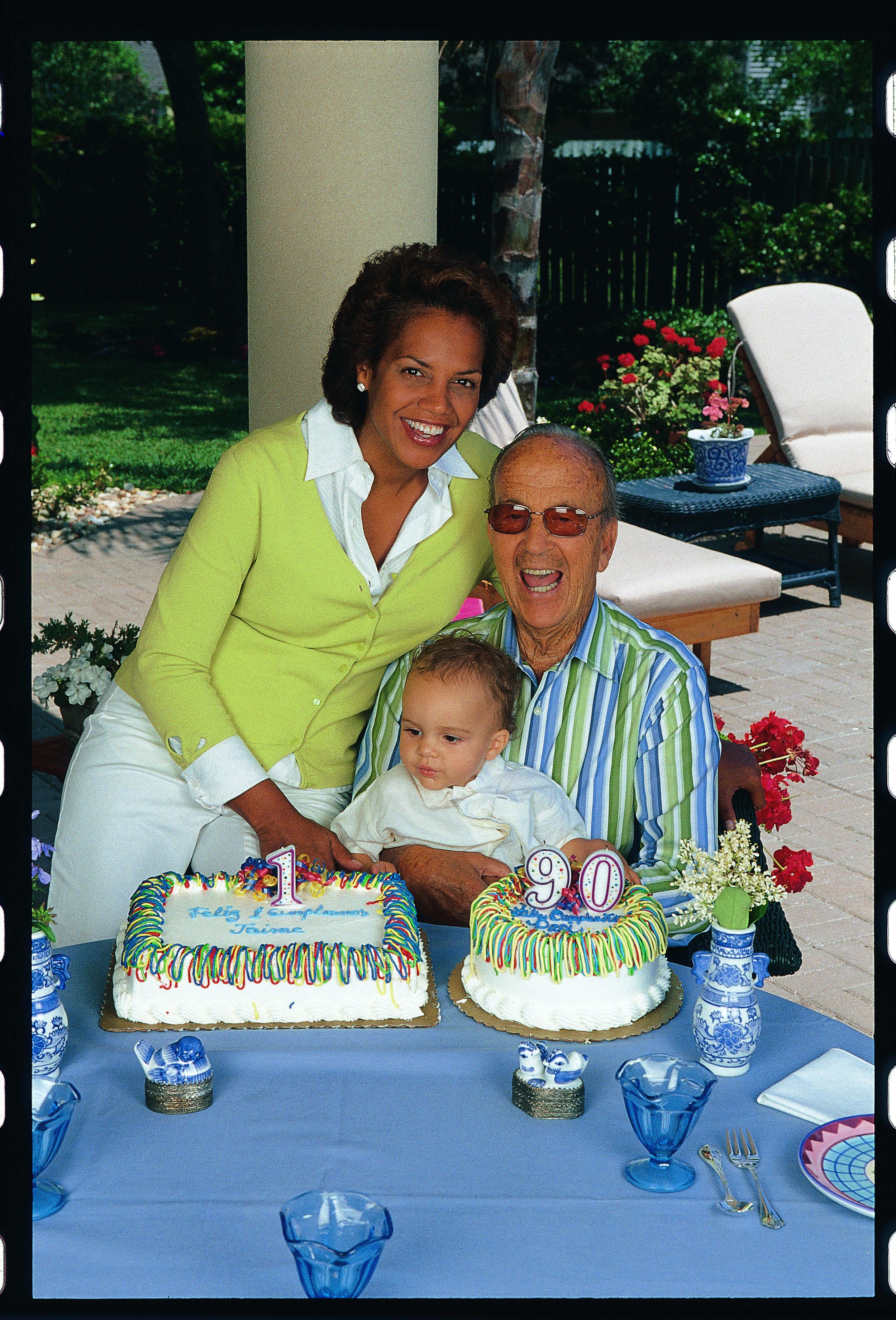 Julio Iglesias Puga y su hijo Jaime celebran su cumpleaños con Ronna Keitt