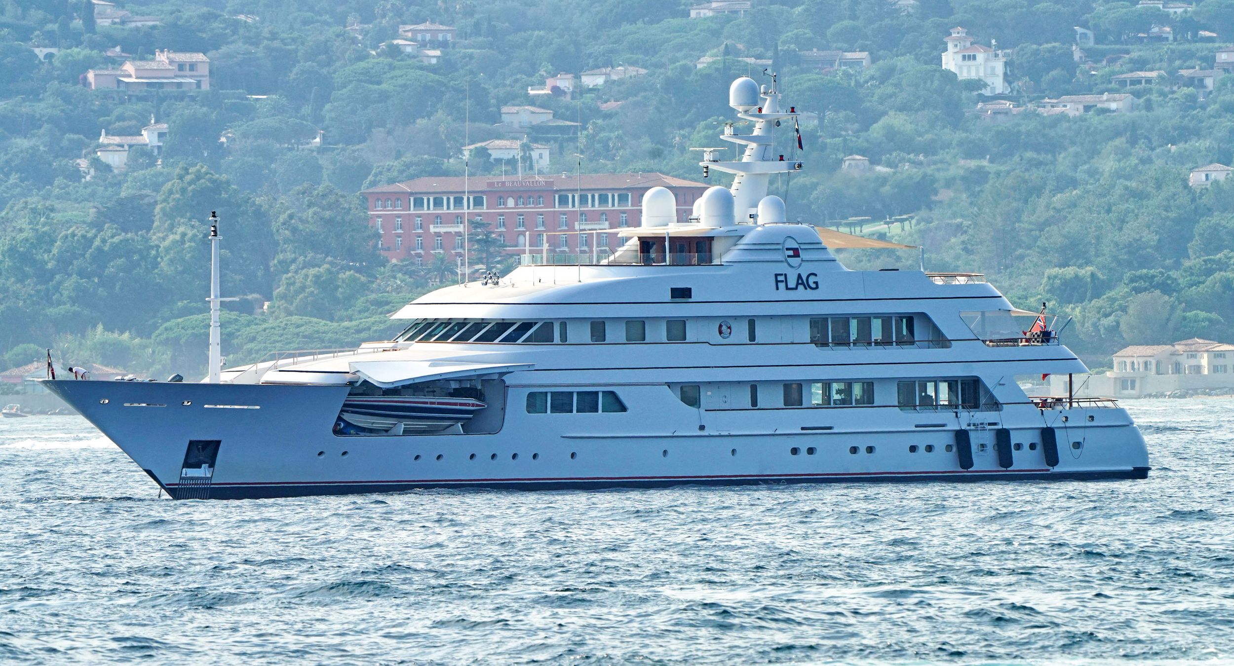 Tommy Hilfiger and Wife Dee Ocleppo boarding their Yacht