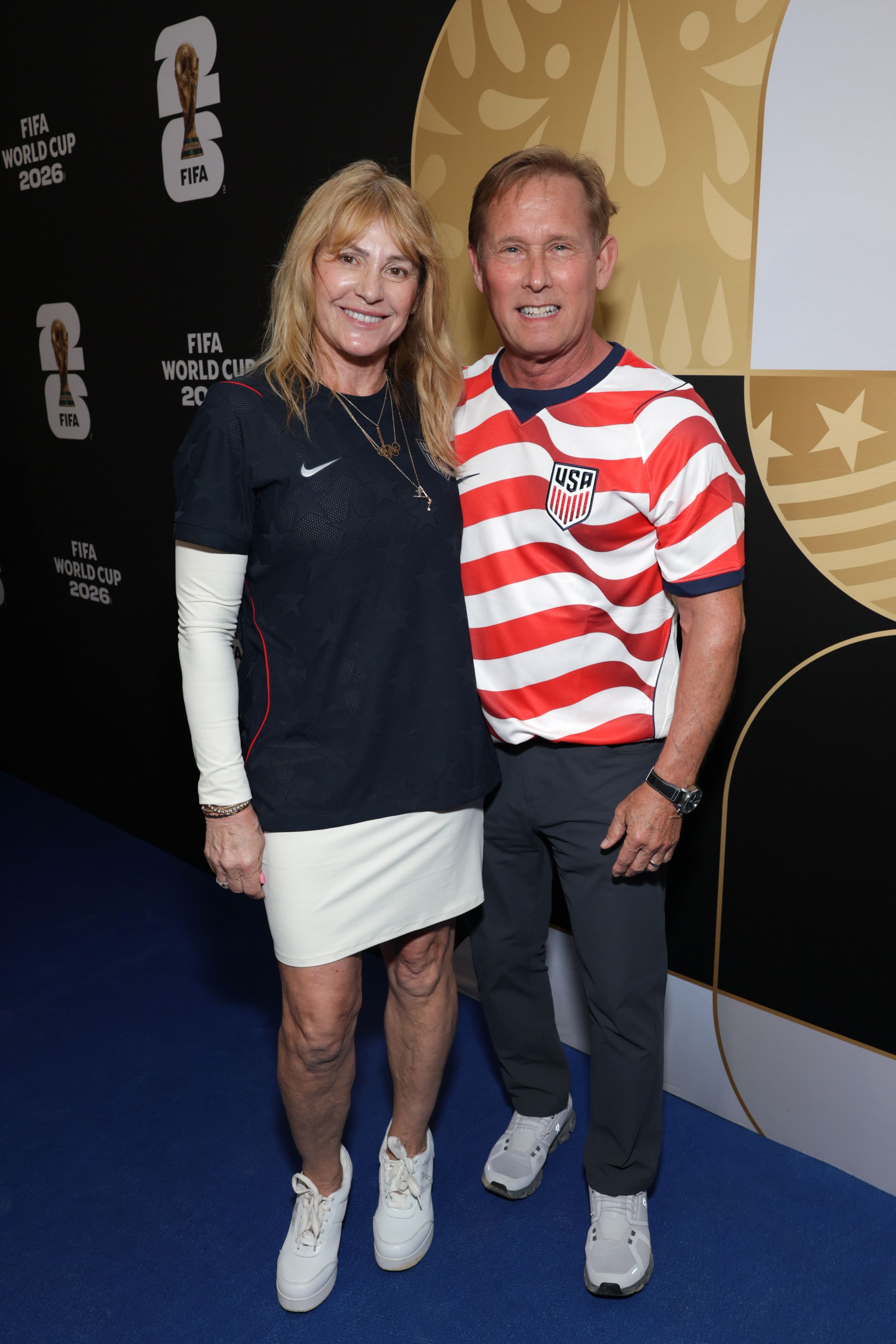 Nadia Comaneci con su marido, Bart Conner, también exgimnasta olímpico y su otro '10 perfecto'