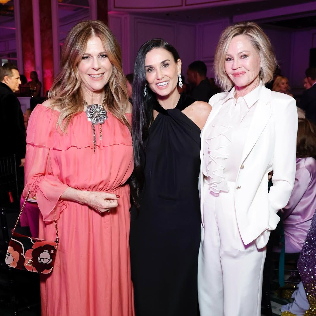 Junto a Rita Wilson y Demi Moore