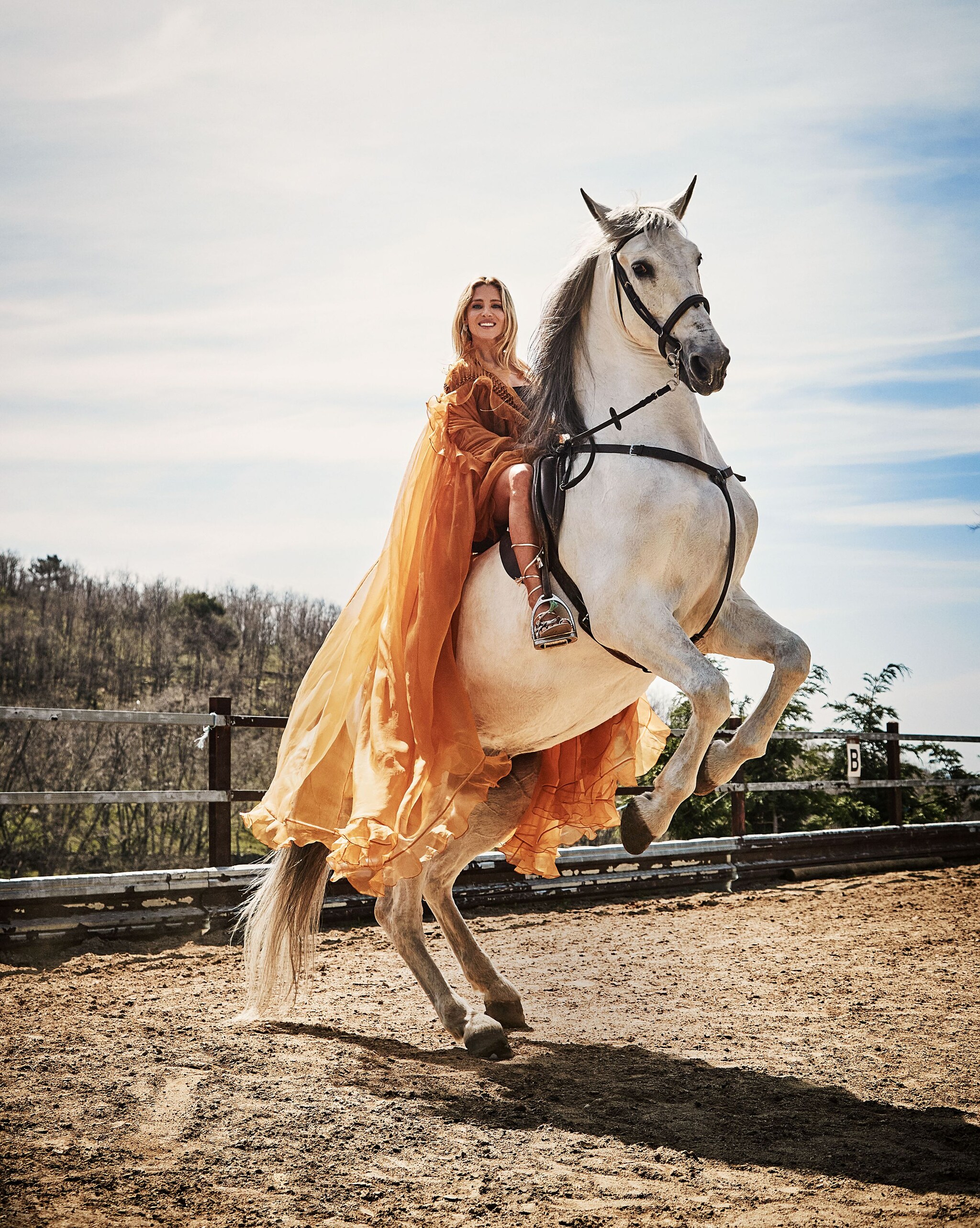 Elsa Pataky montando a caballo