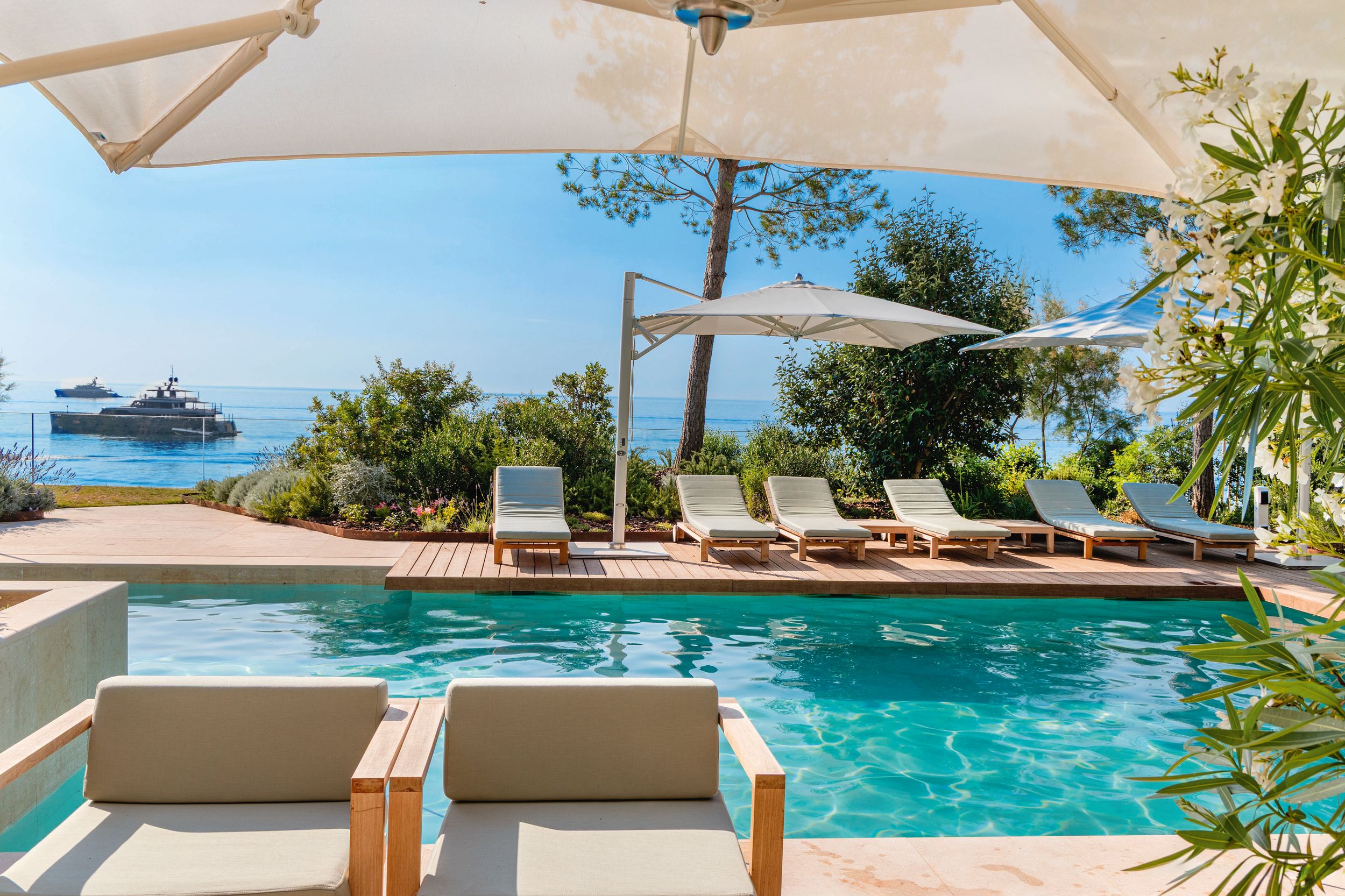 Las vistas al mar y la piscina