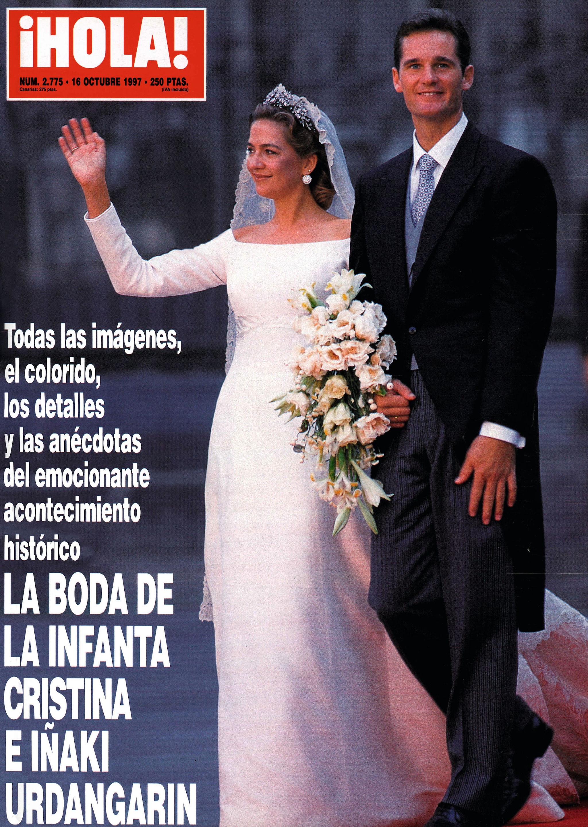 Infanta Cristina en vestido de novia y Iñaki Urdangarin en traje, caminando juntos.