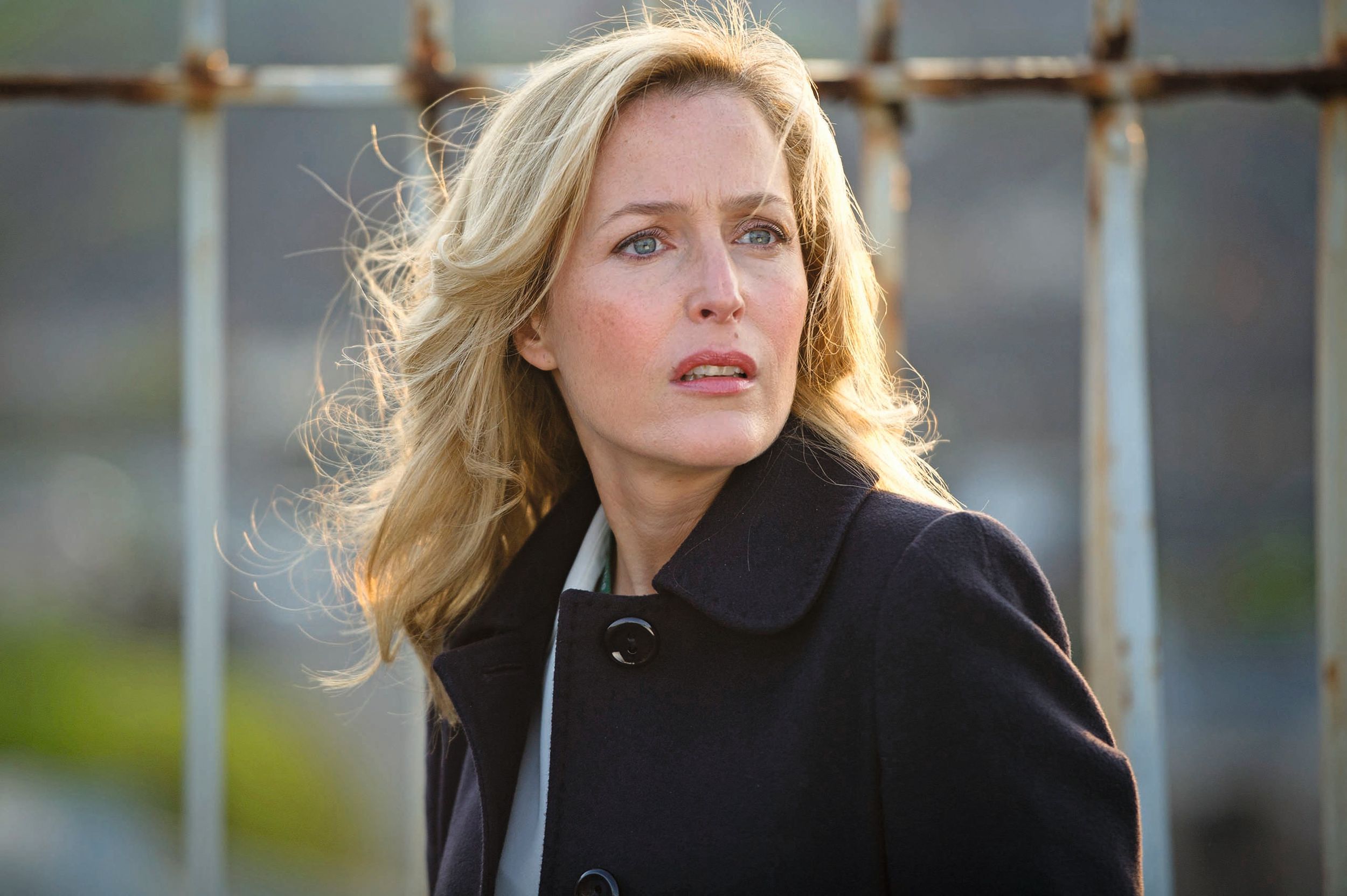 GILLIAN ANDERSON en THE FALL (2013), dirigida por ALLAN CUBITT. Copyright BBC NORTHERN IRELAND. Credit: BBC NORTHERN IRELAND / 