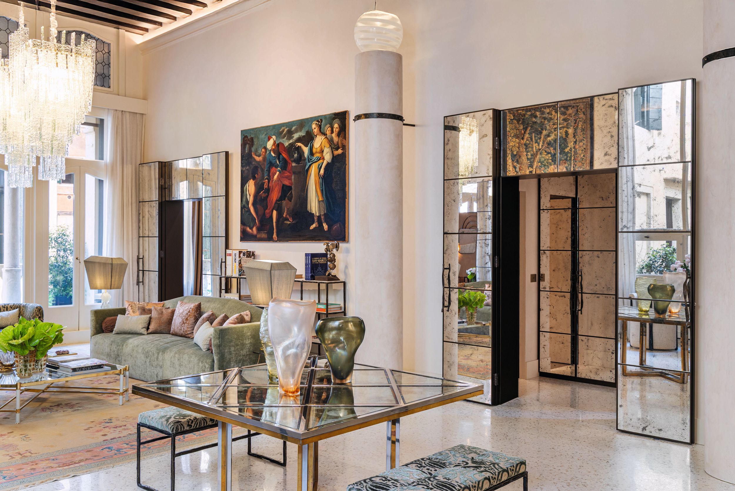Otra vista del salón de la casa