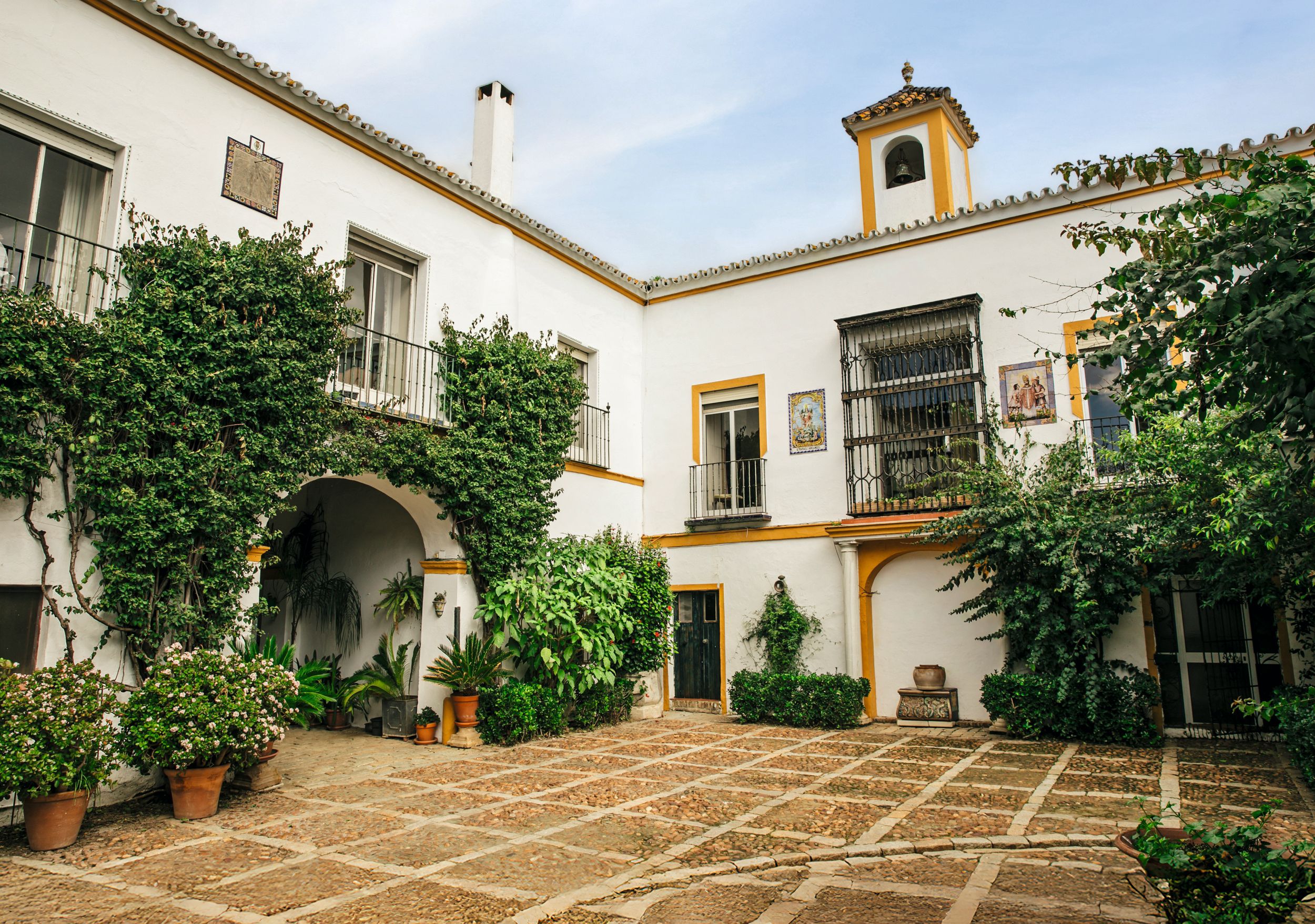  Vista exterior de "El pino de San Antonio", la hacienda andaluza de Federica de Vallés y Huesca 