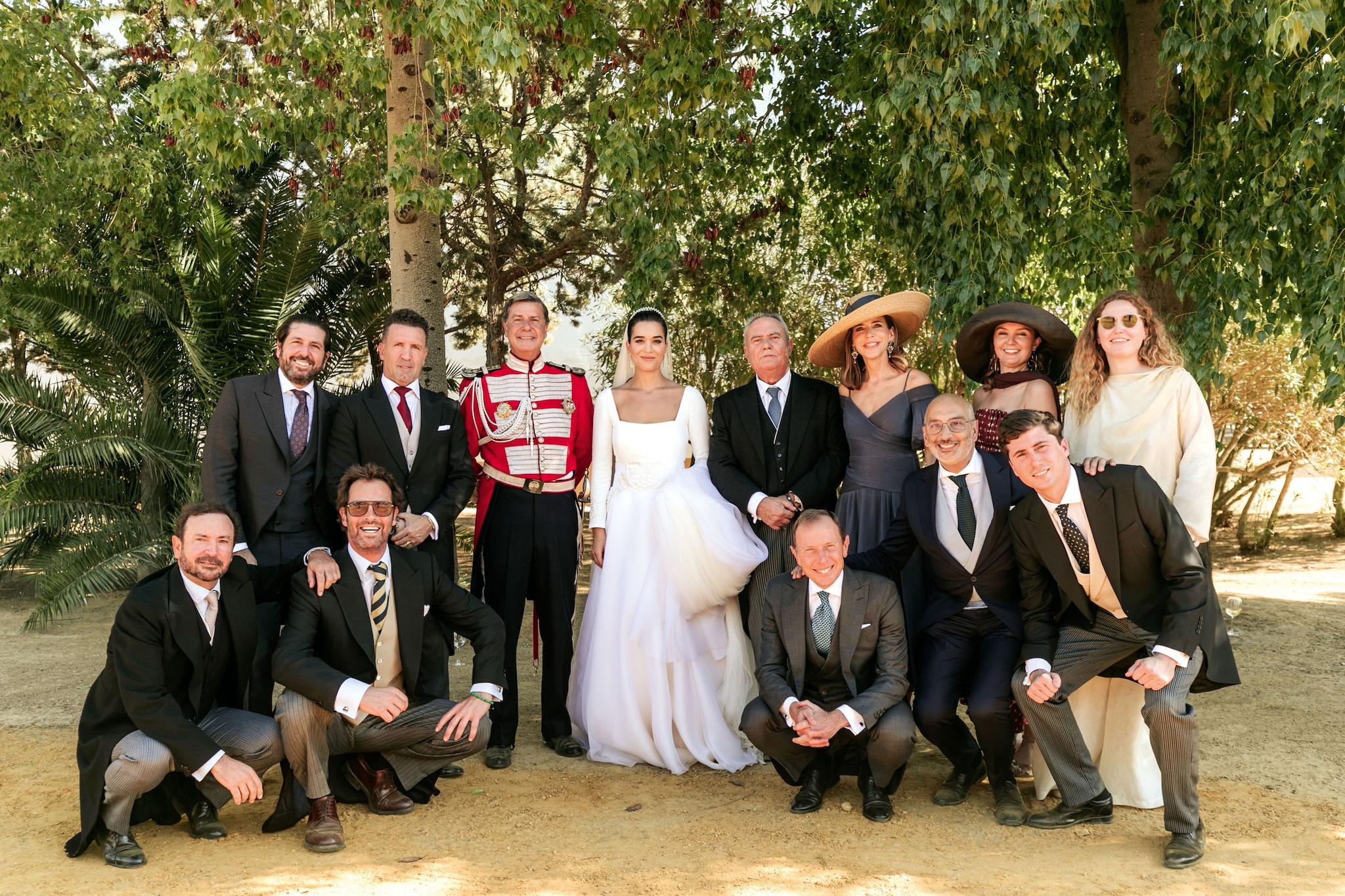 los novios con invitados