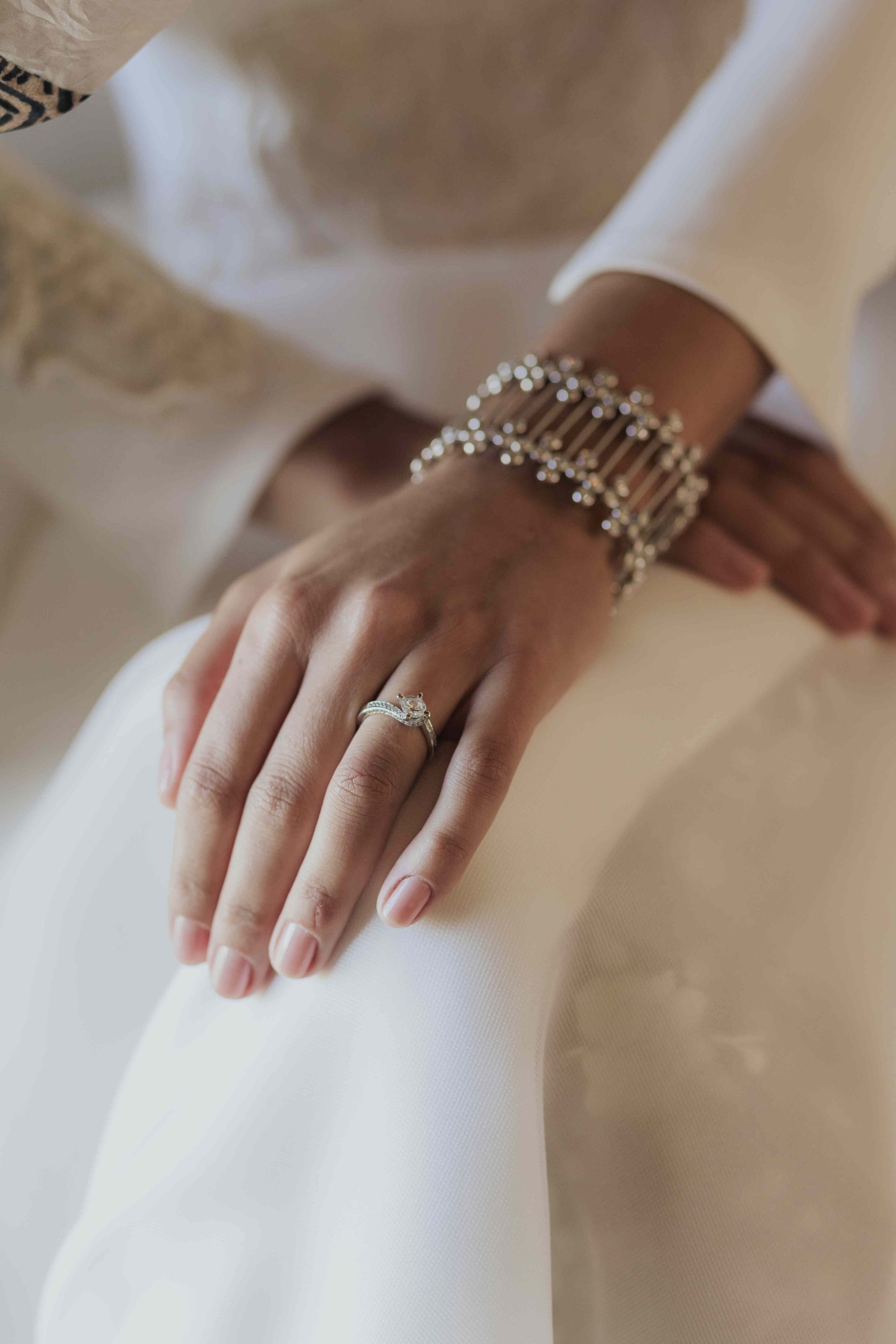 Detalles de las joyas del look de novia de Bárbara Mirjan