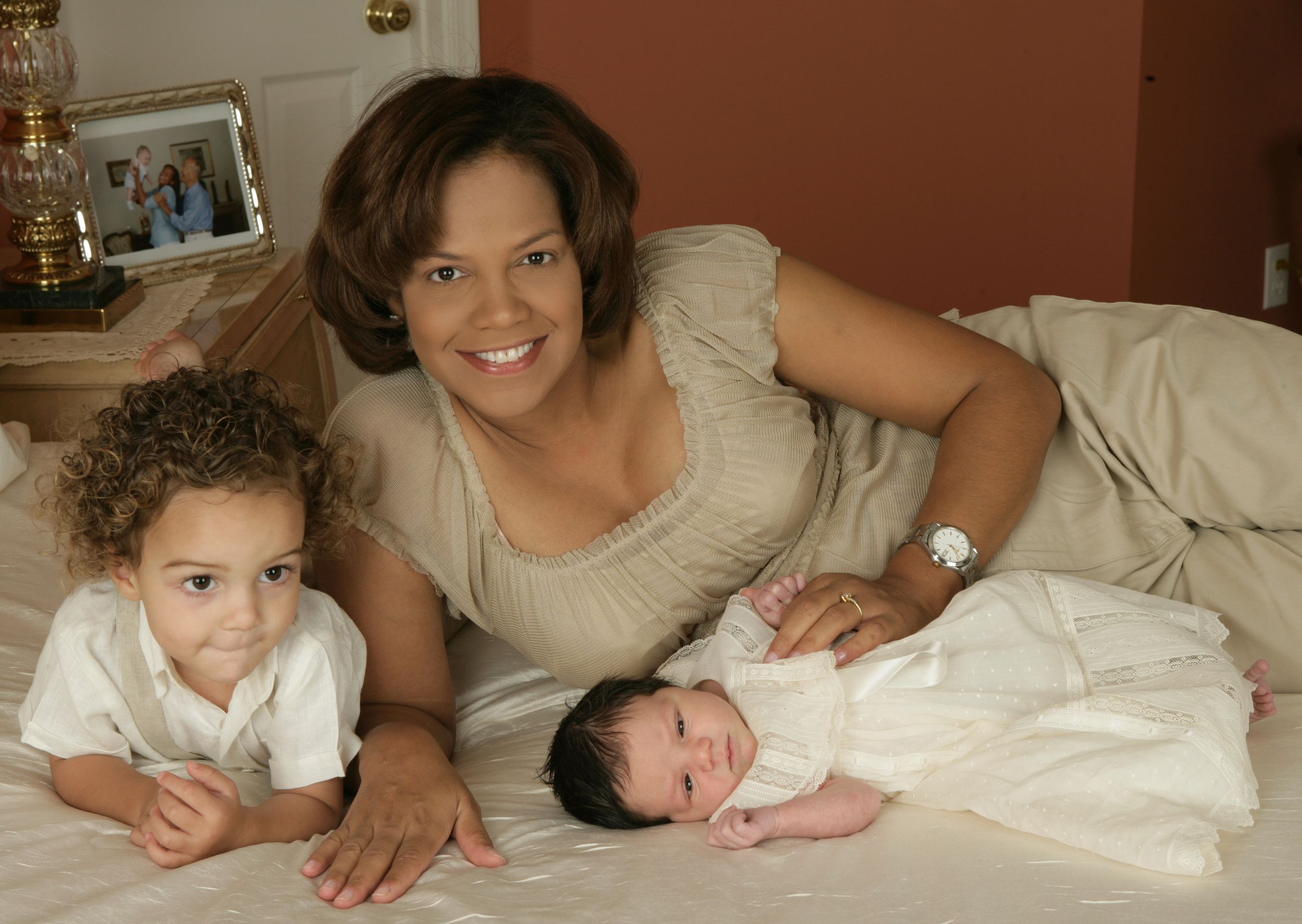 Ronna Keitt con sus dos hijos