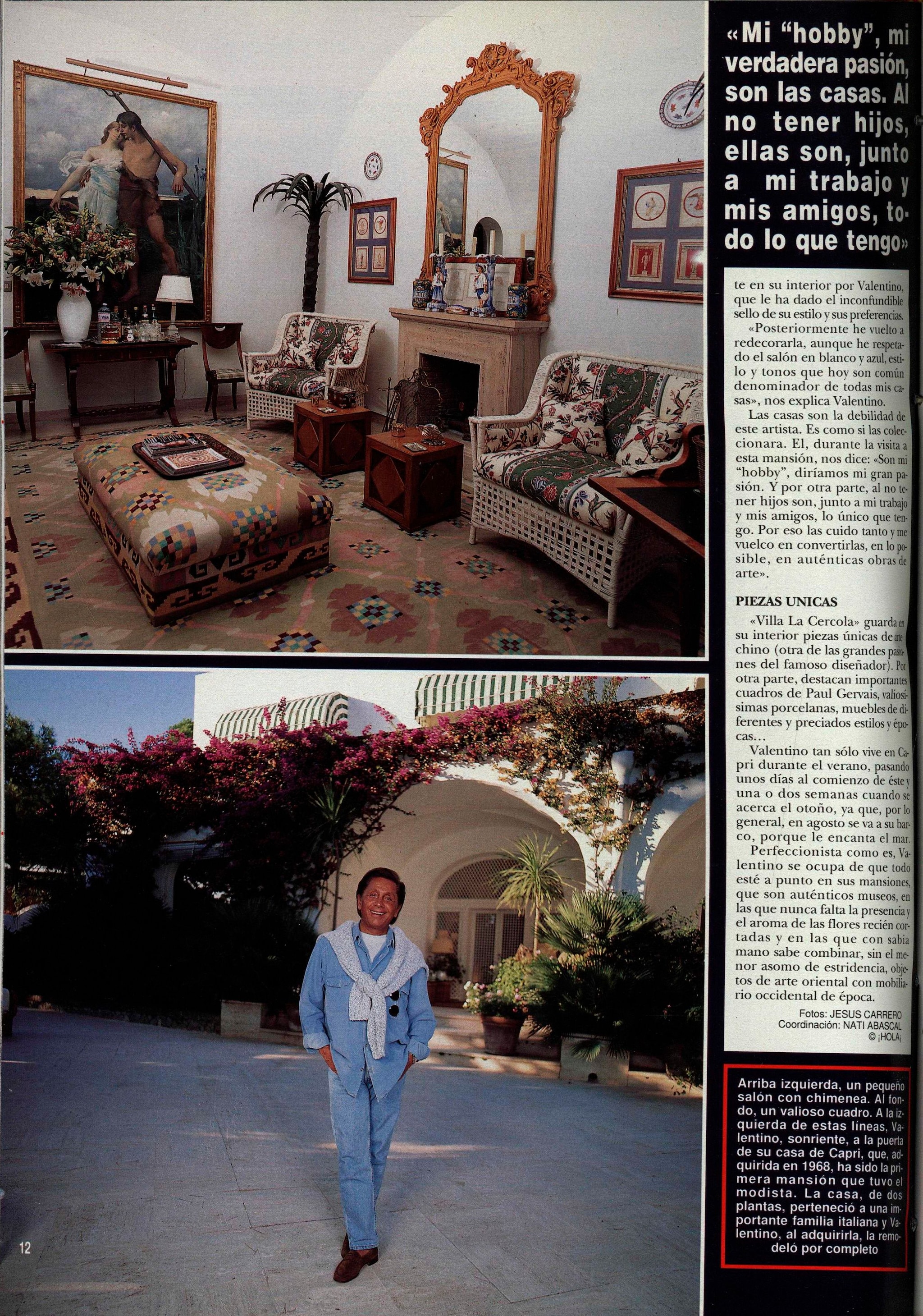 Valentino, posando en su casa en Capri