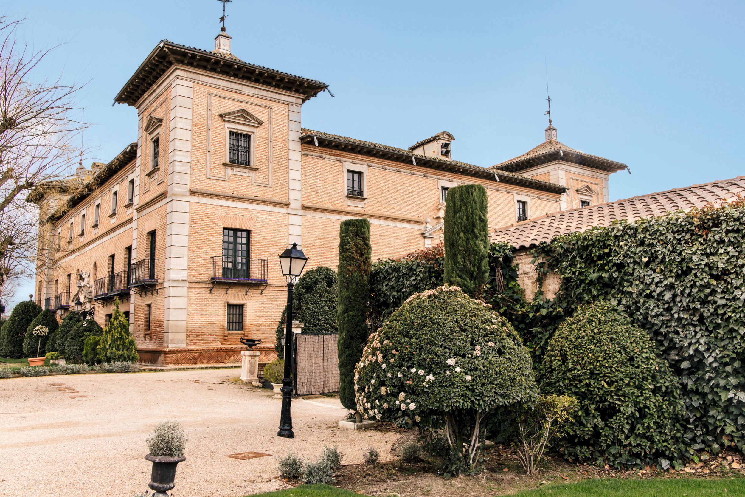 Otro ángulo del  palacio de Aldovea, una joya del patrimonio histórico madrileño