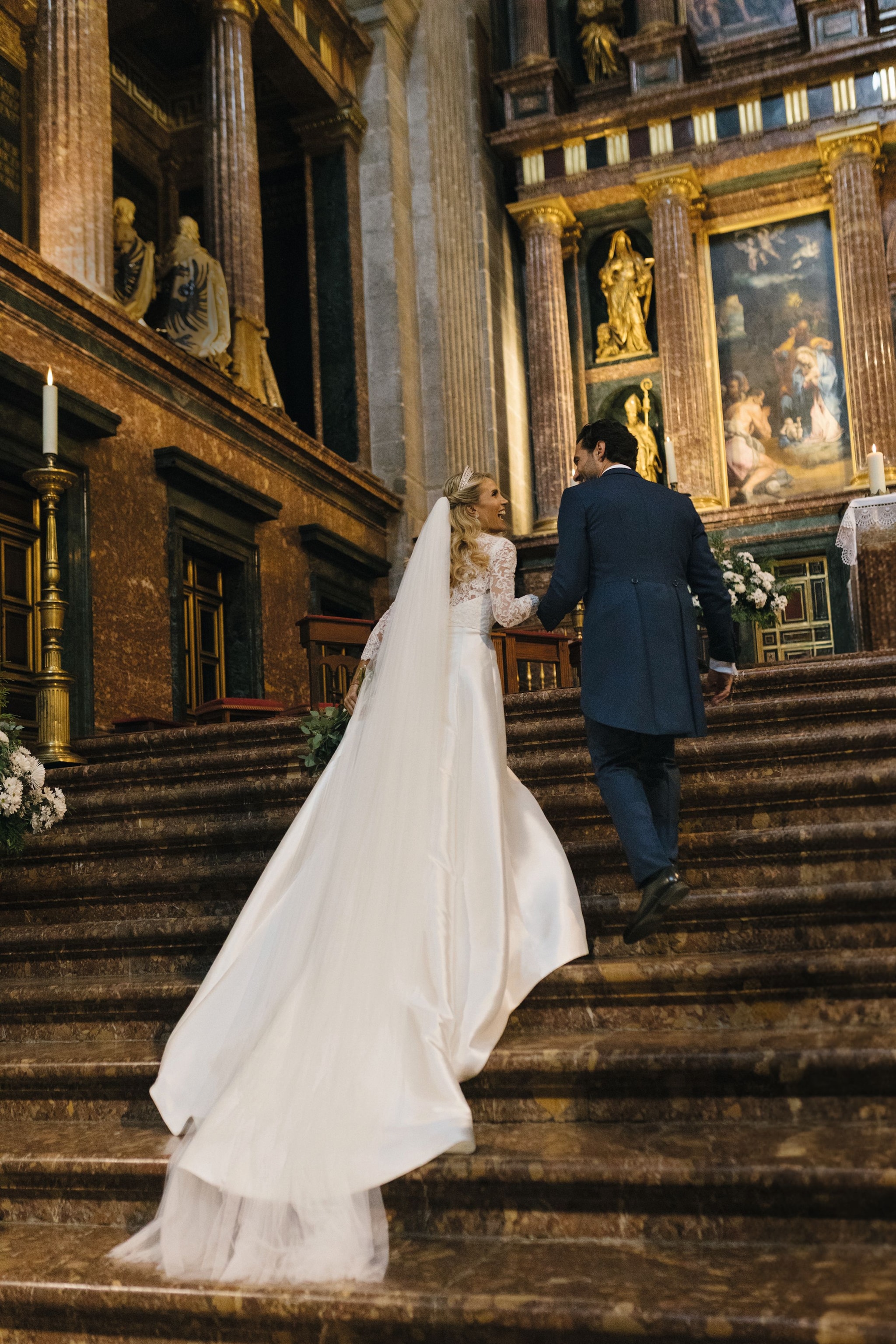 ENTRAMOS EN LA BODA DE ANGIE RIGUEIRO Y NACHO CERRILLO UNA CEREMONIA MÁGICA Y UN ESCENARIO DE PELÍCULA