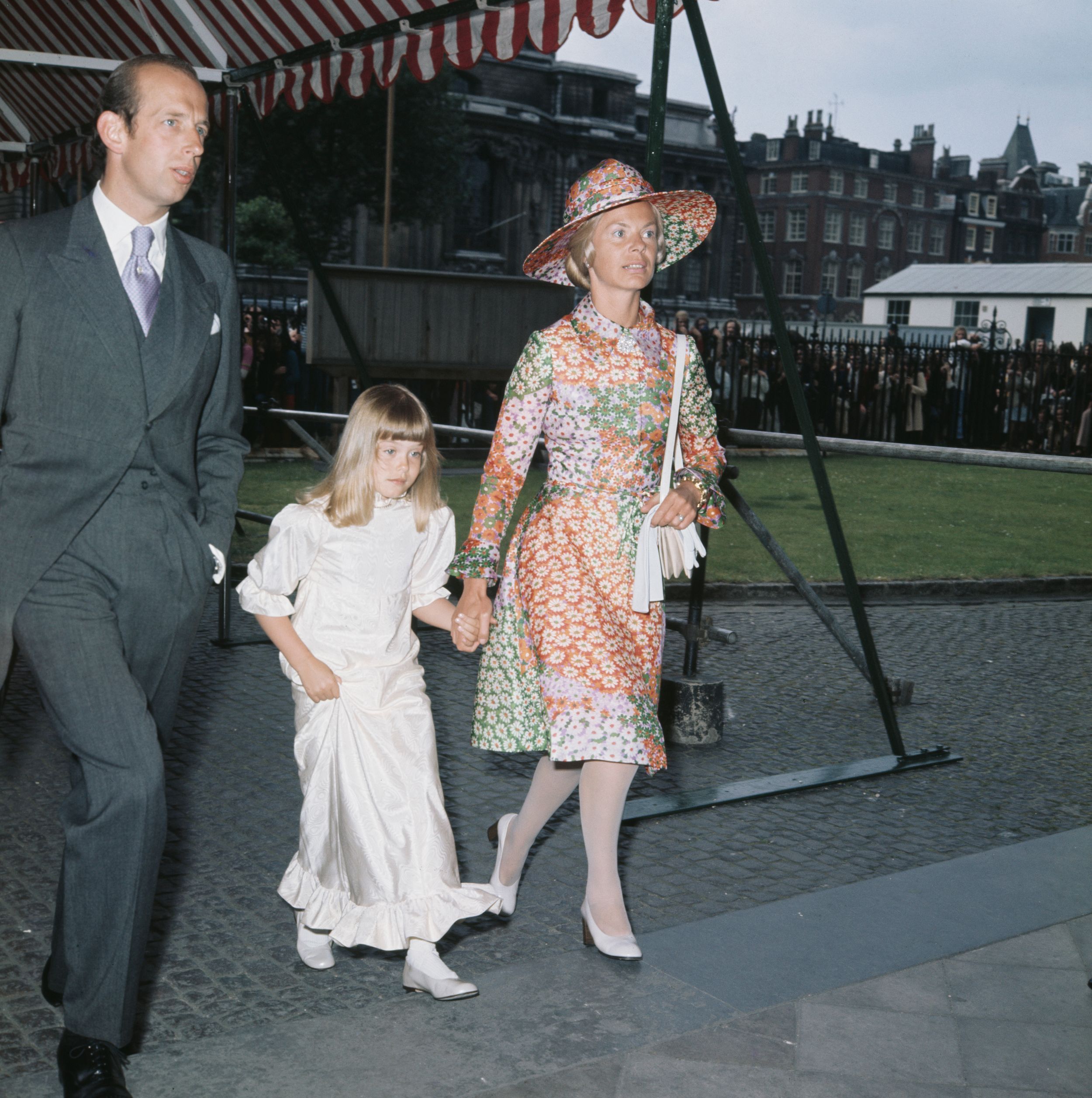 Lady Helen Taylor con sus padres, los duques de Kent, en 1972