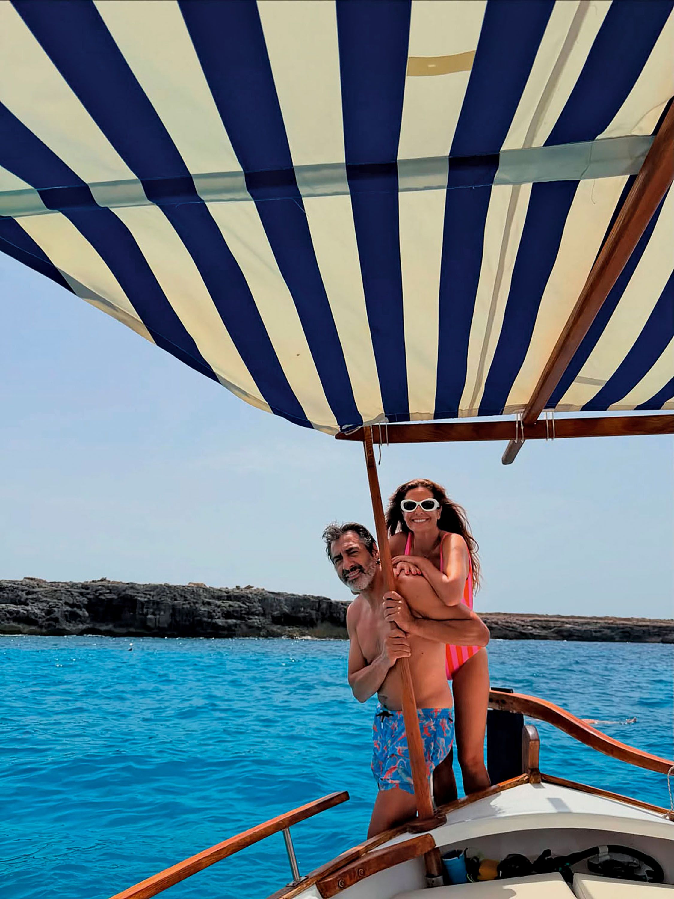 Nuria Roca con su marido, Juan del Val, de vacaciones