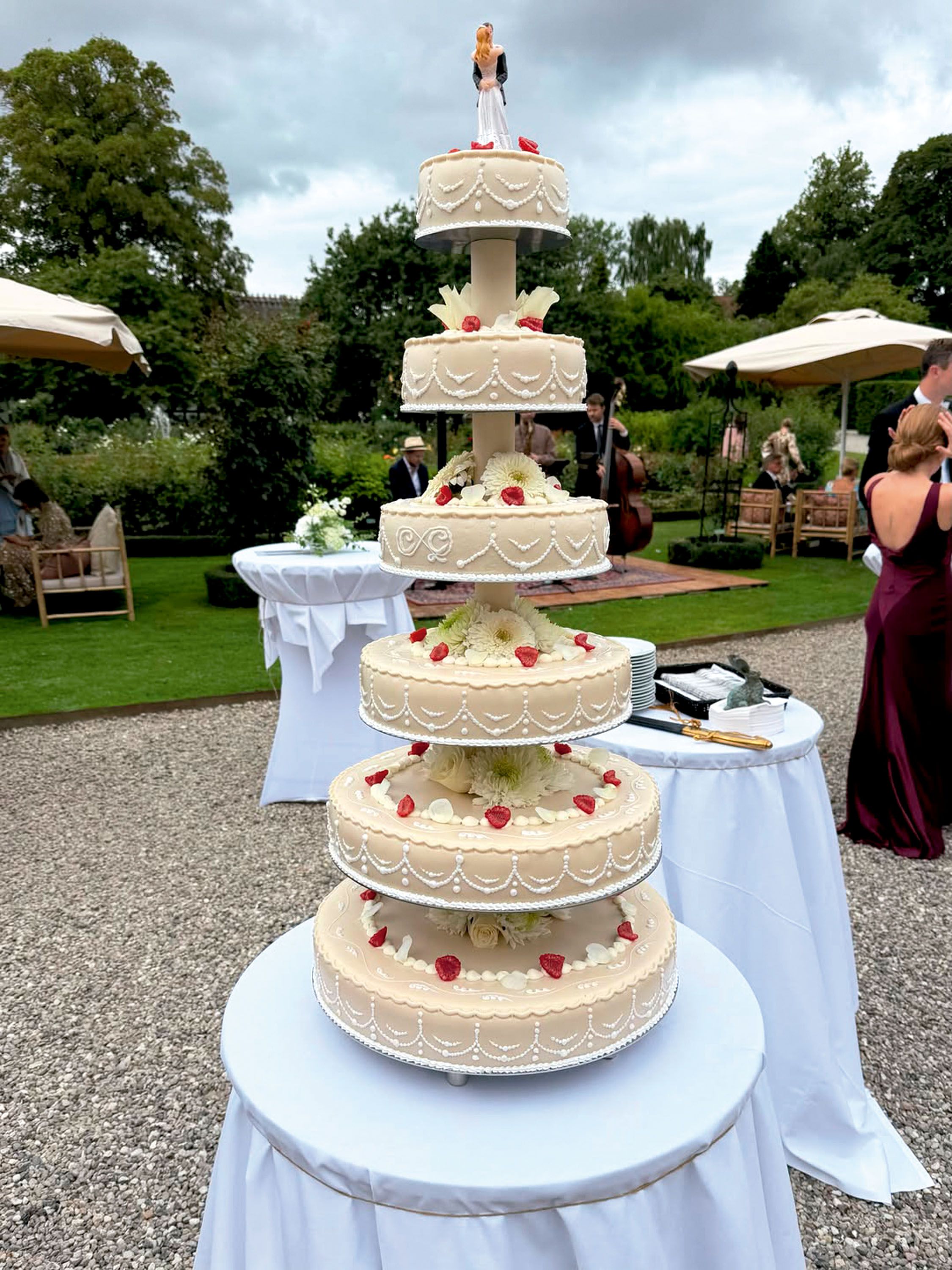 Tarta nupcial de seis pisos