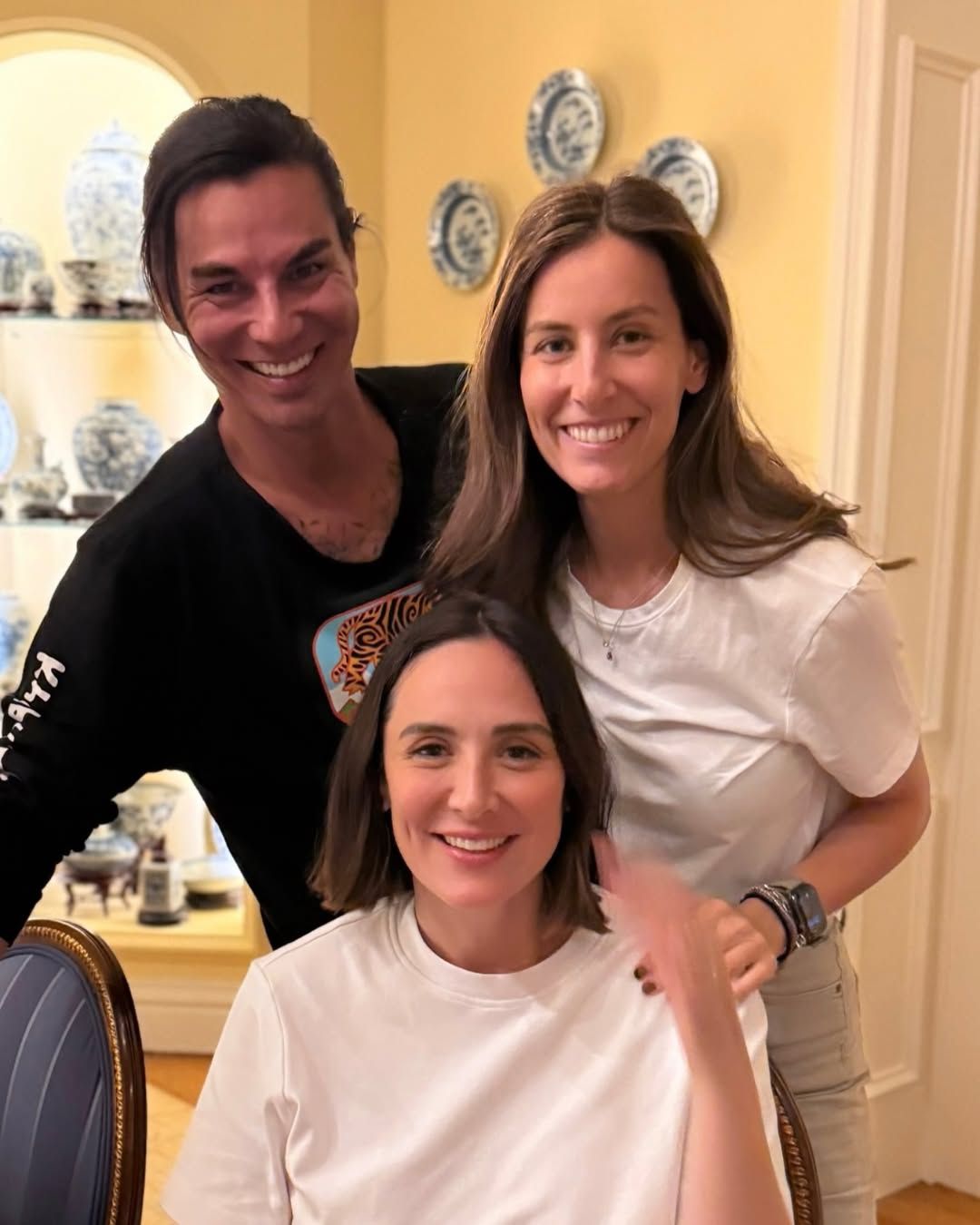 Ana con sus hermanos Julio y Tamara en una foto compartida en sus redes sociales